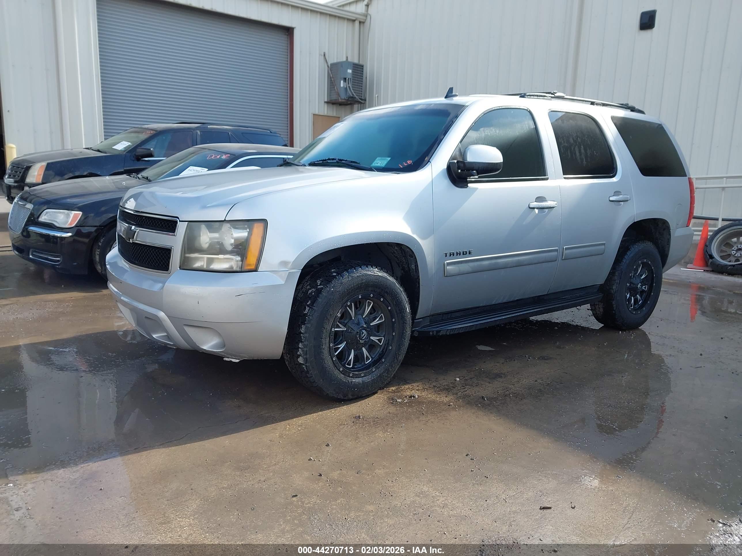 CHEVROLET TAHOE image 2
