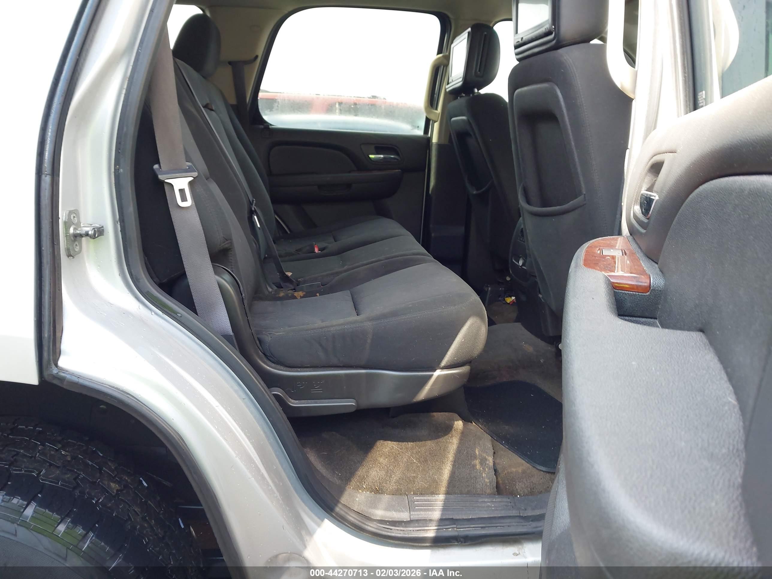 CHEVROLET TAHOE image 8