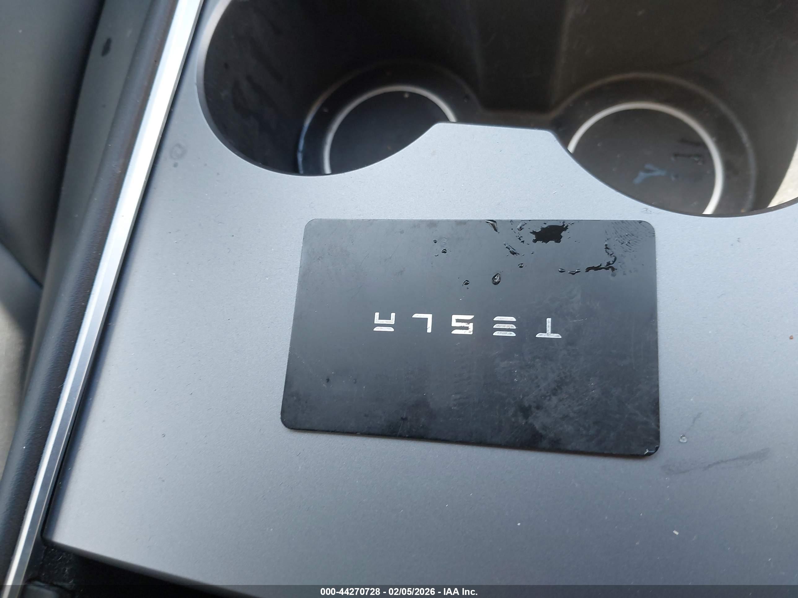 TESLA MODEL image 11