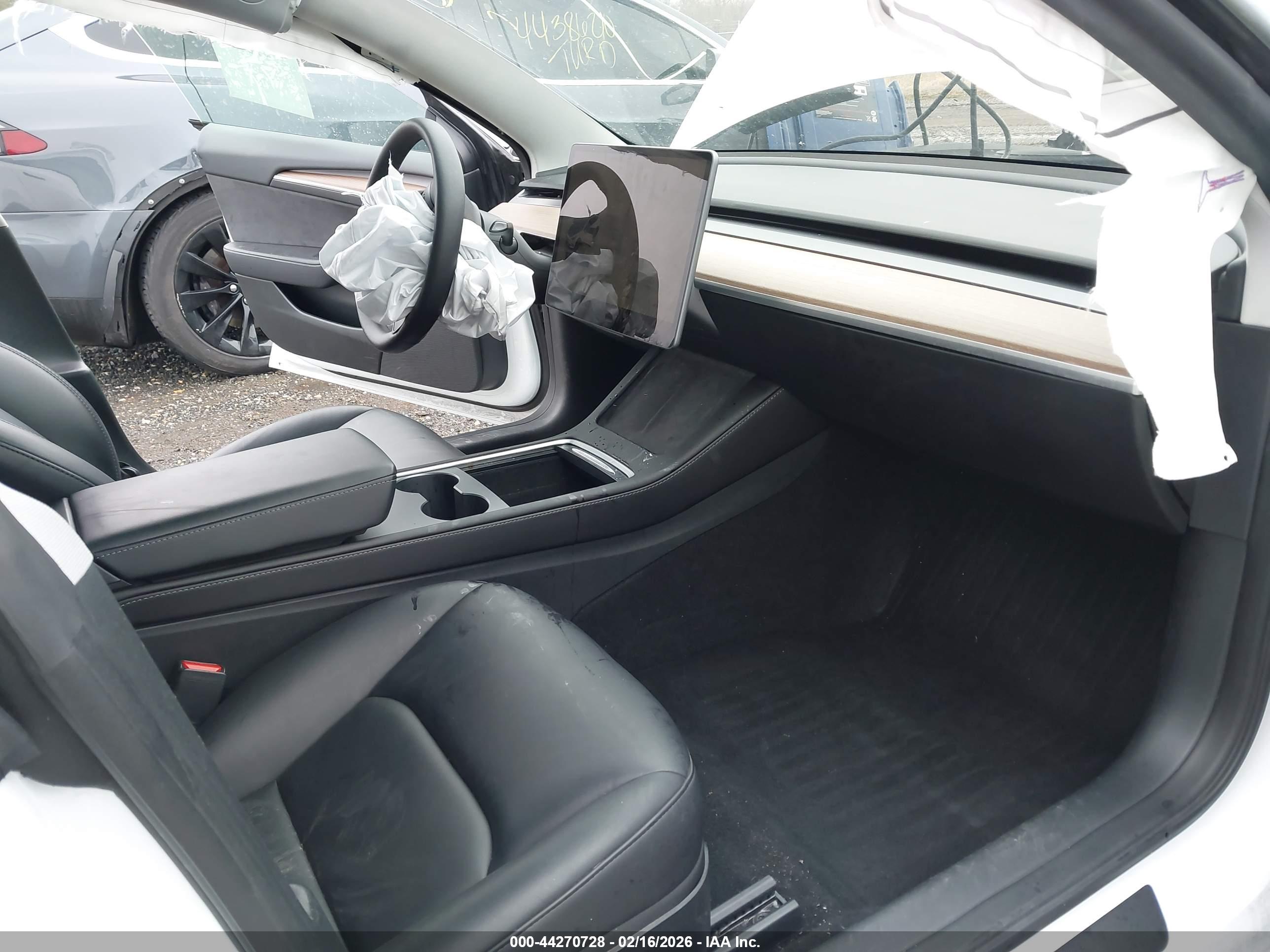 TESLA MODEL image 5