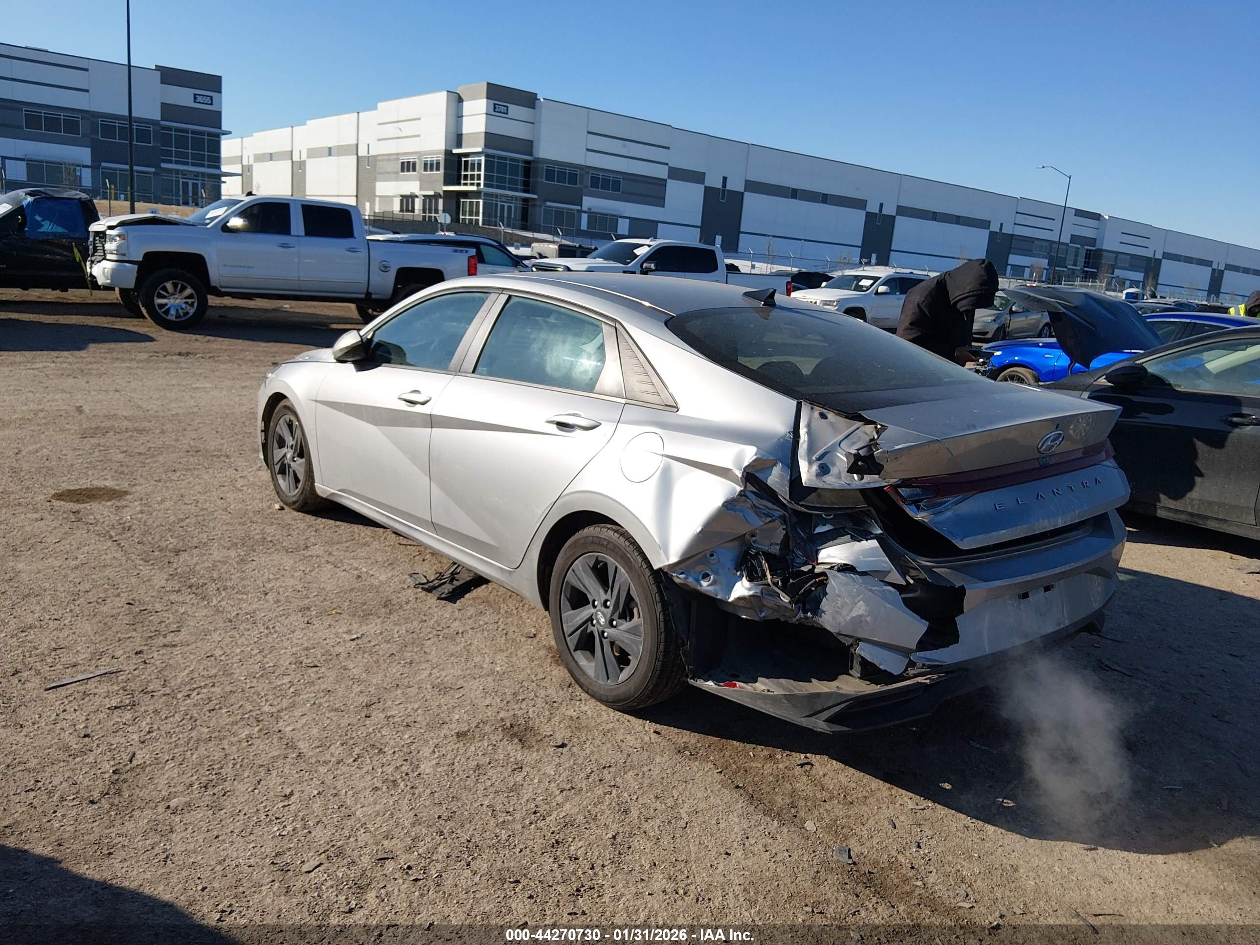 HYUNDAI ELANTRA image 3