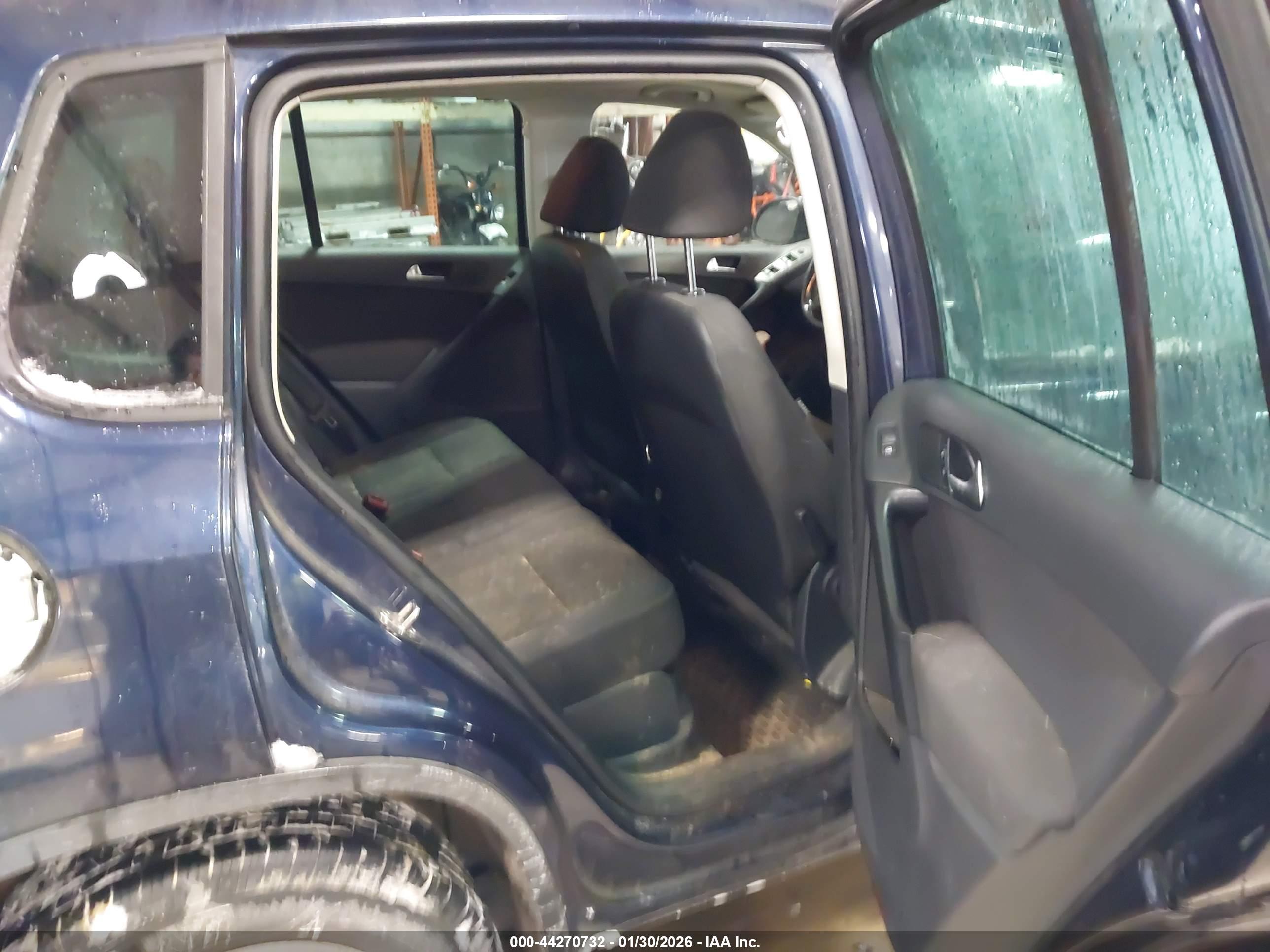 VOLKSWAGEN TIGUAN image 8