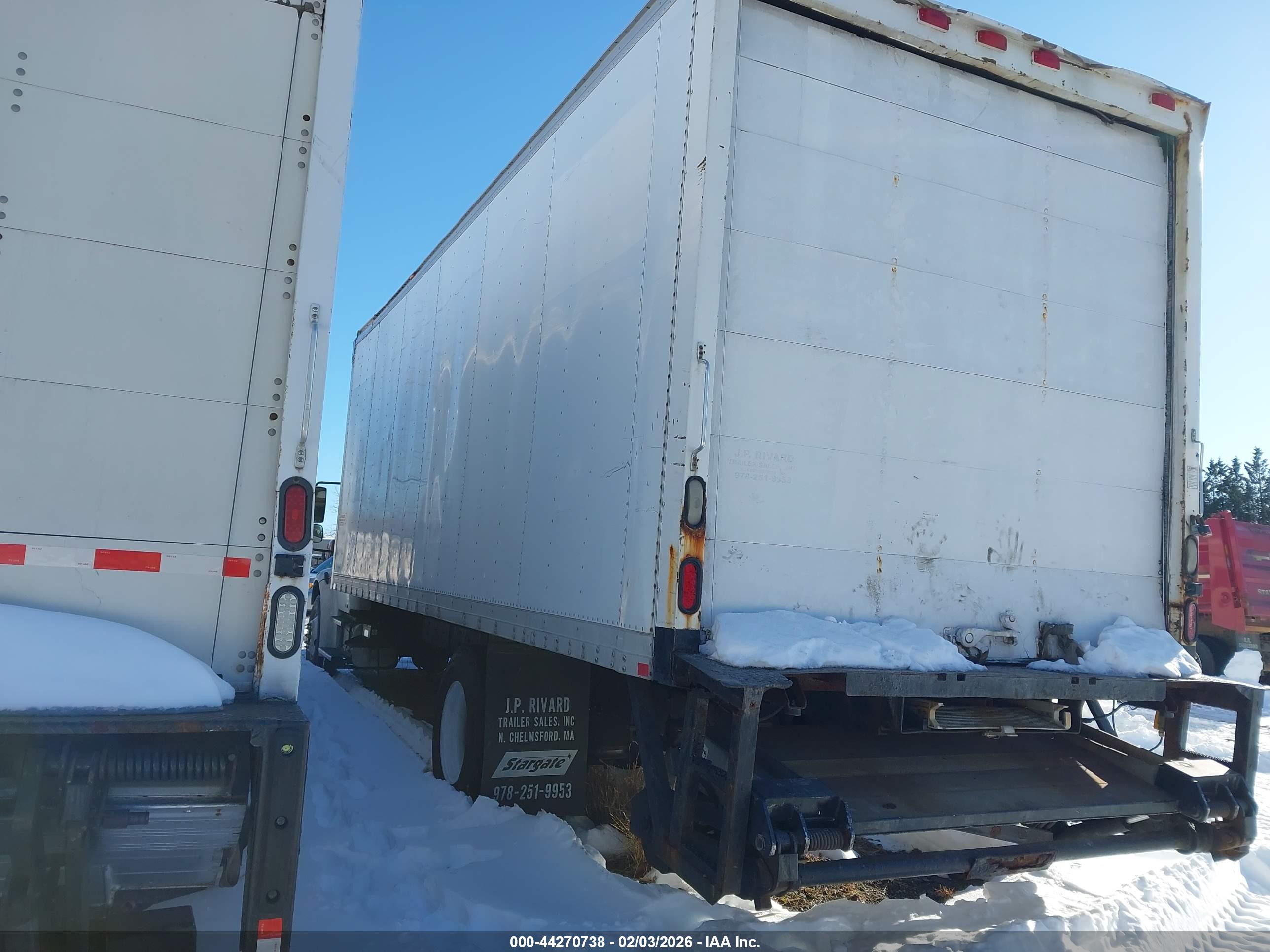FREIGHTLINER M2 image 3