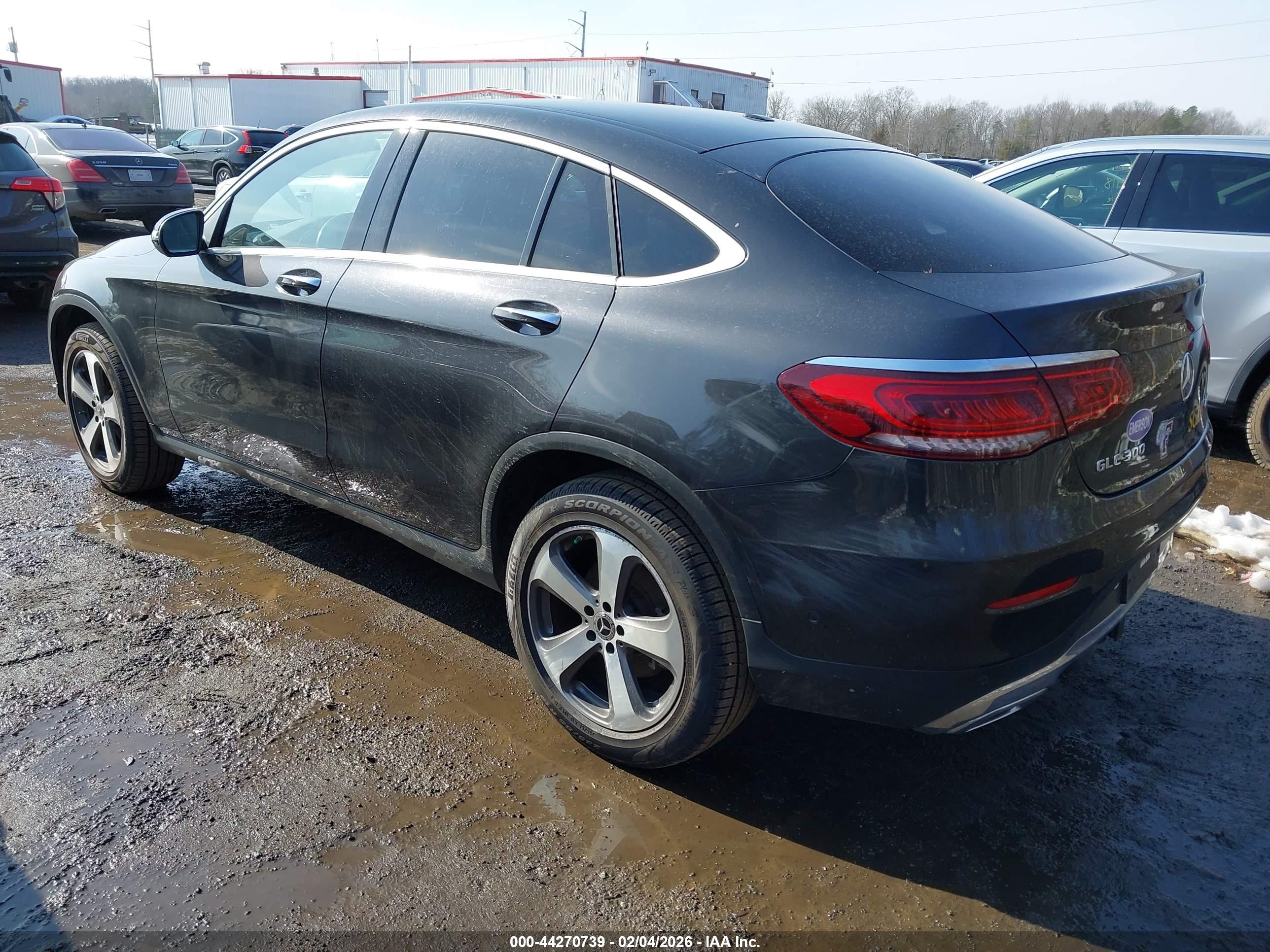 MERCEDES-BENZ GLC image 3