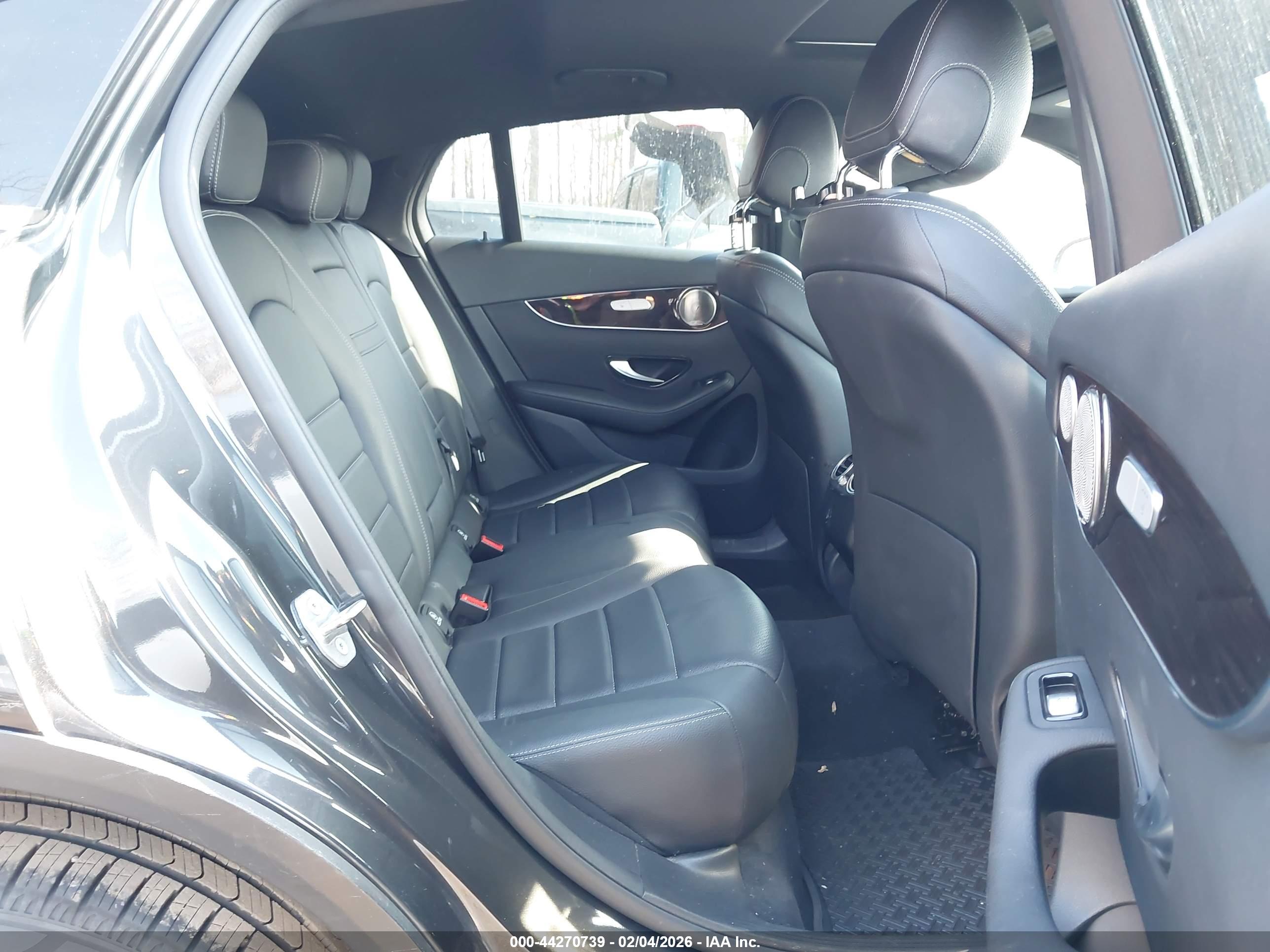 MERCEDES-BENZ GLC image 8