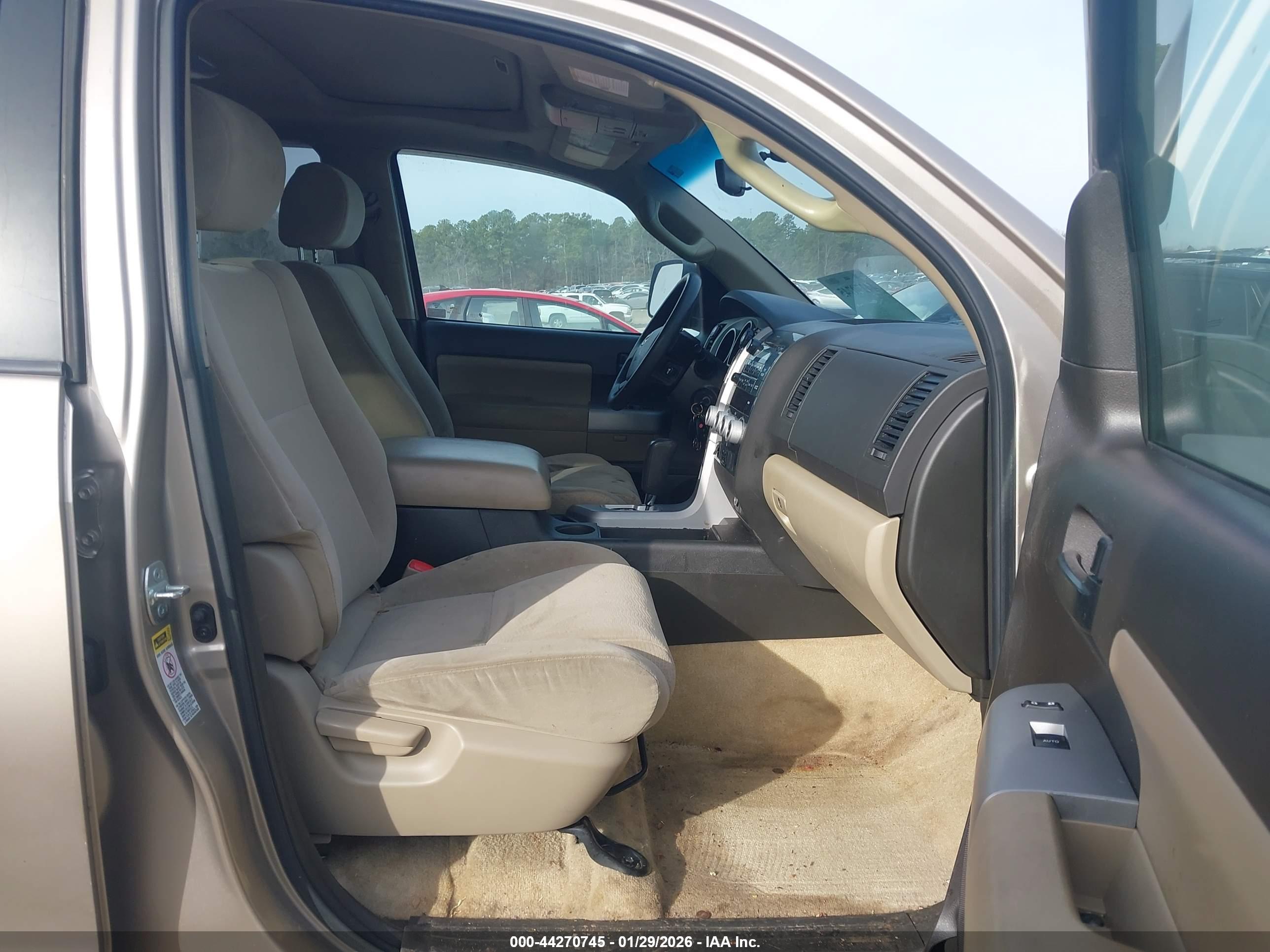 TOYOTA SEQUOIA image 5