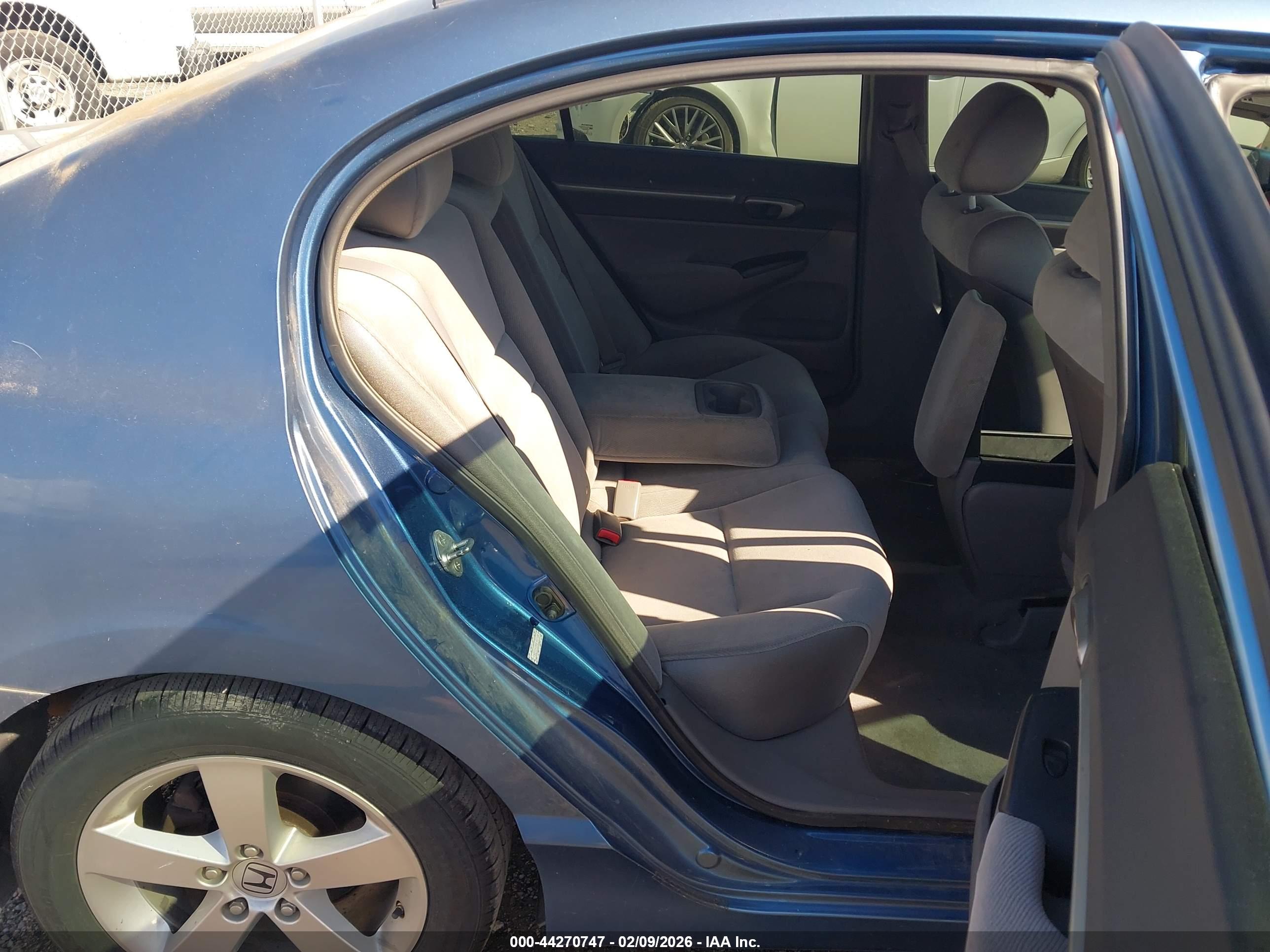HONDA CIVIC image 8