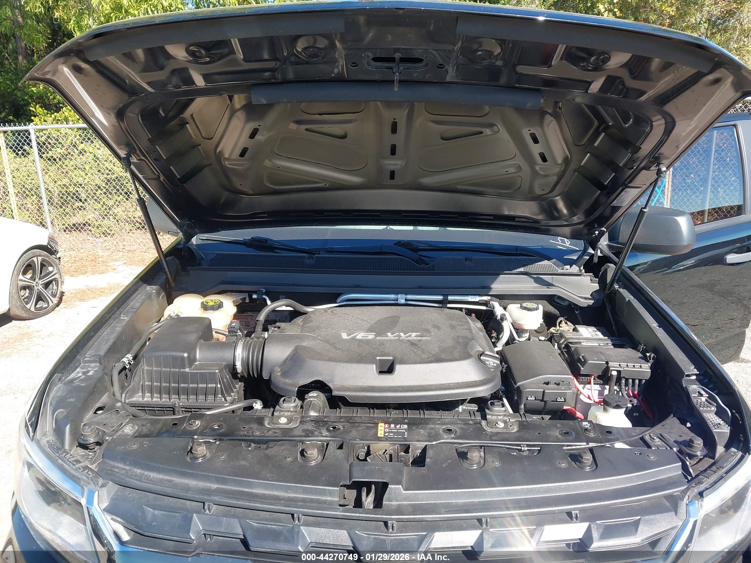 CHEVROLET COLORADO image 10