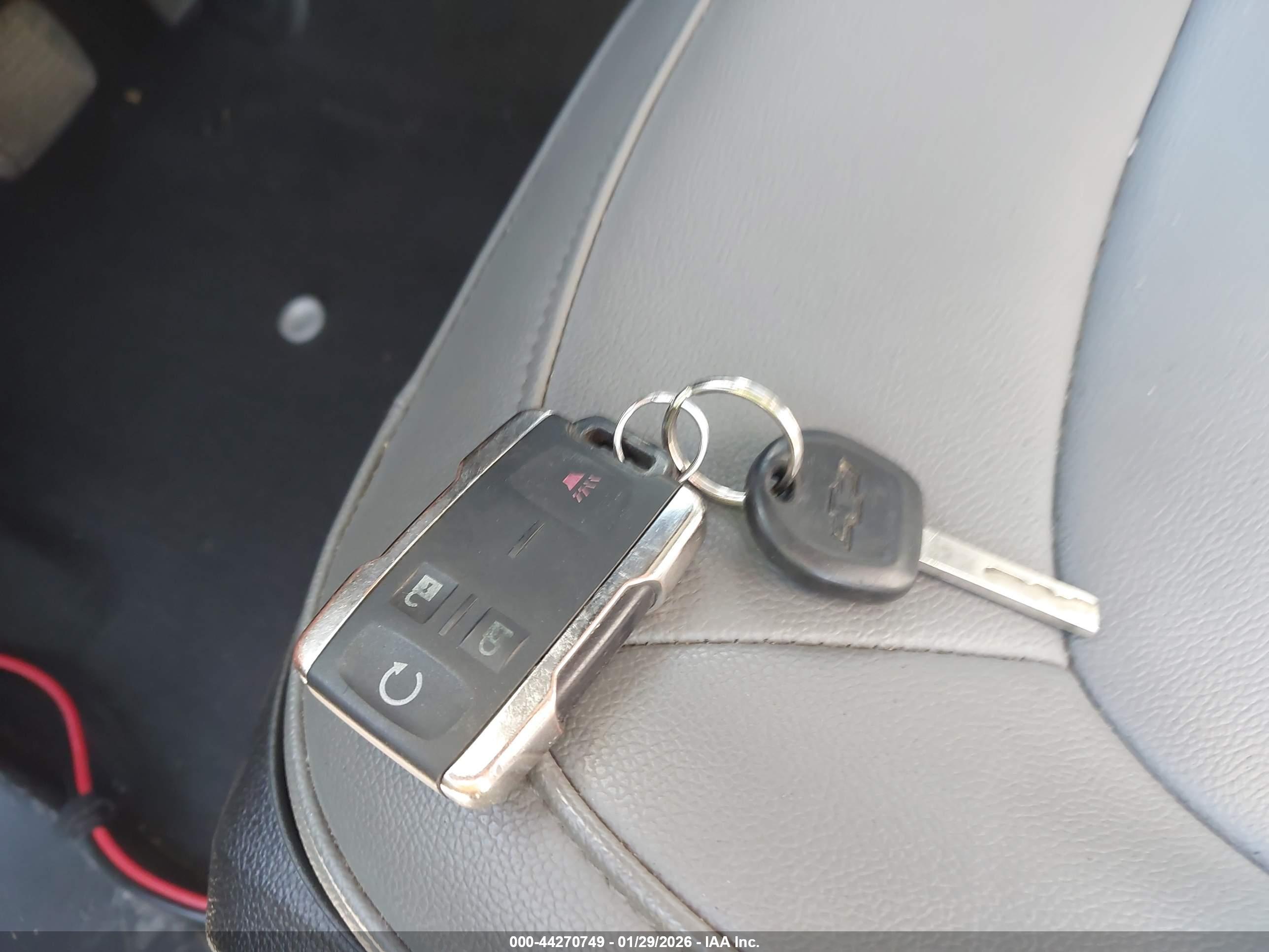 CHEVROLET COLORADO image 11