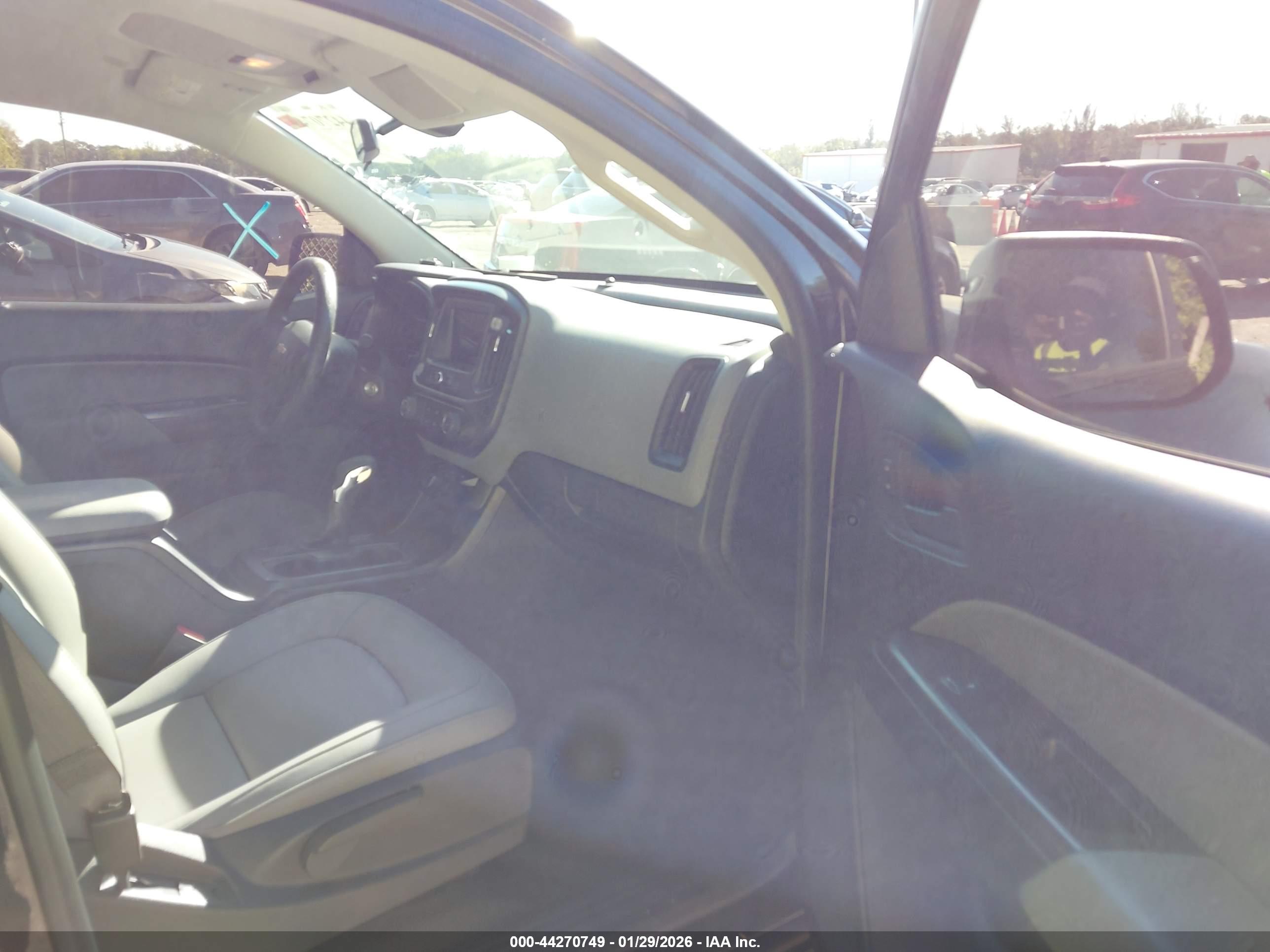 CHEVROLET COLORADO image 5