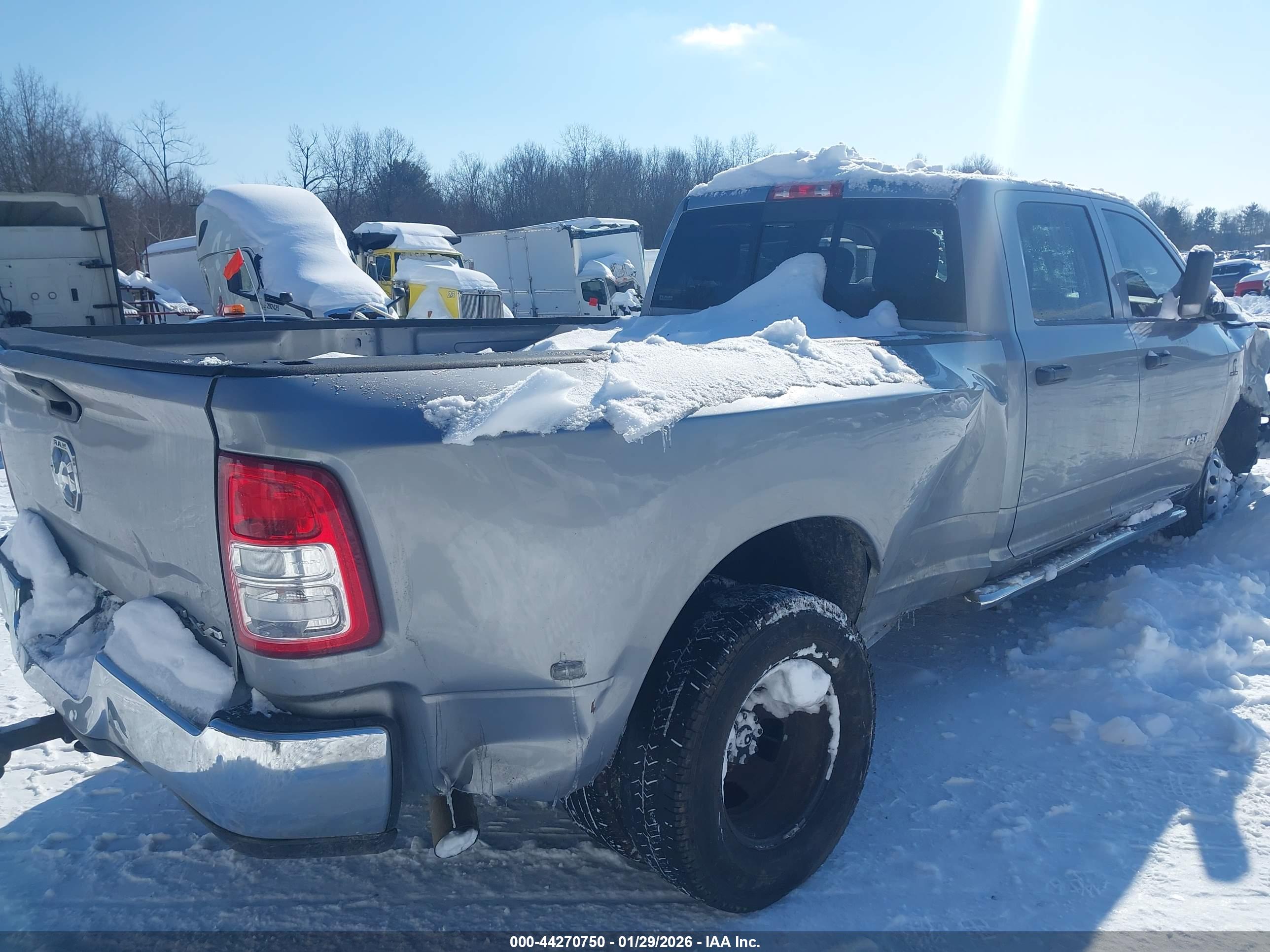 RAM 3500 image 4