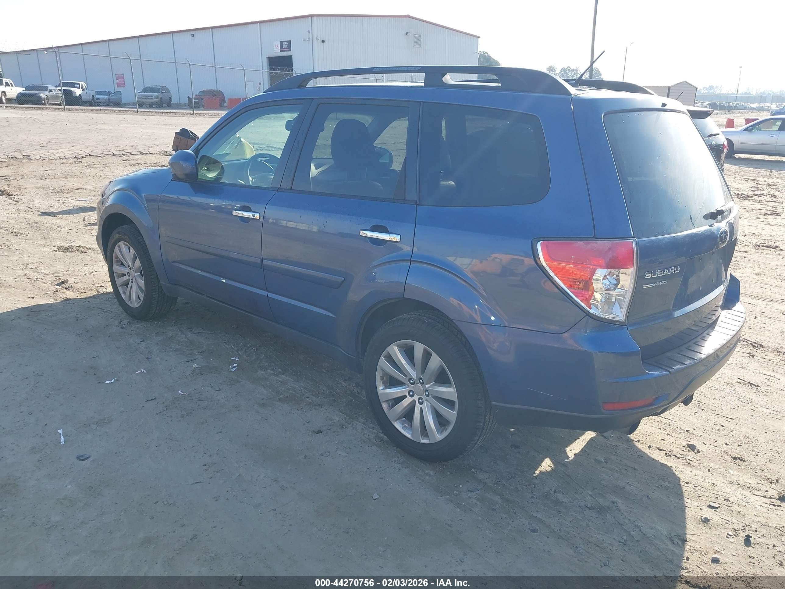 SUBARU FORESTER image 3