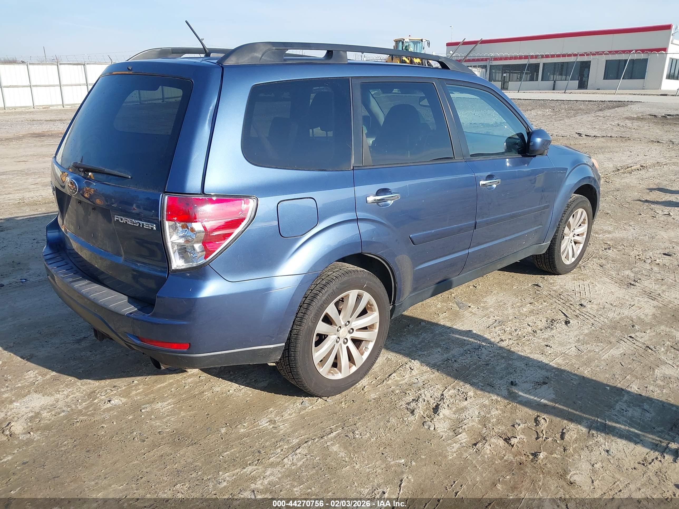 SUBARU FORESTER image 4