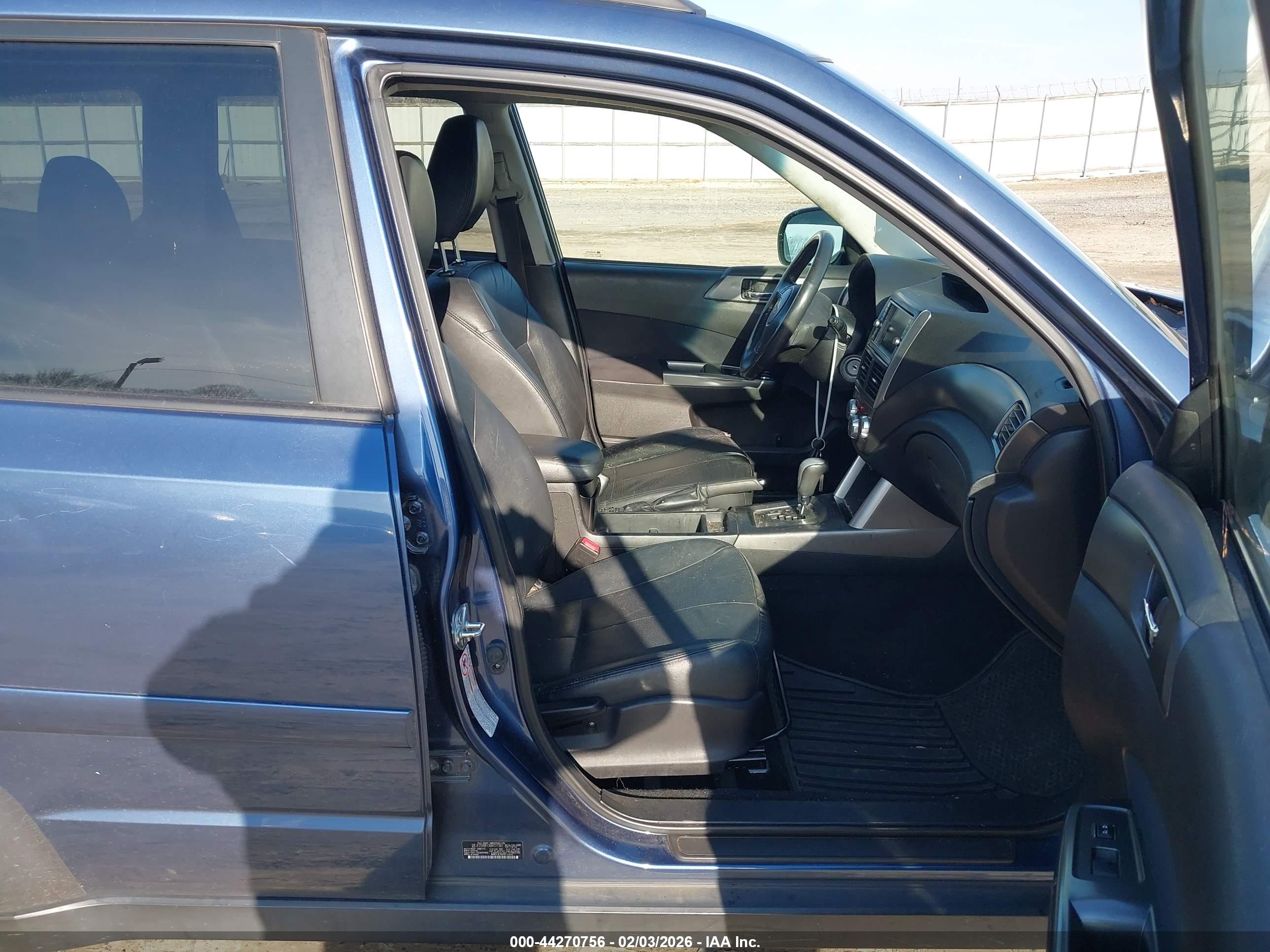 SUBARU FORESTER image 5