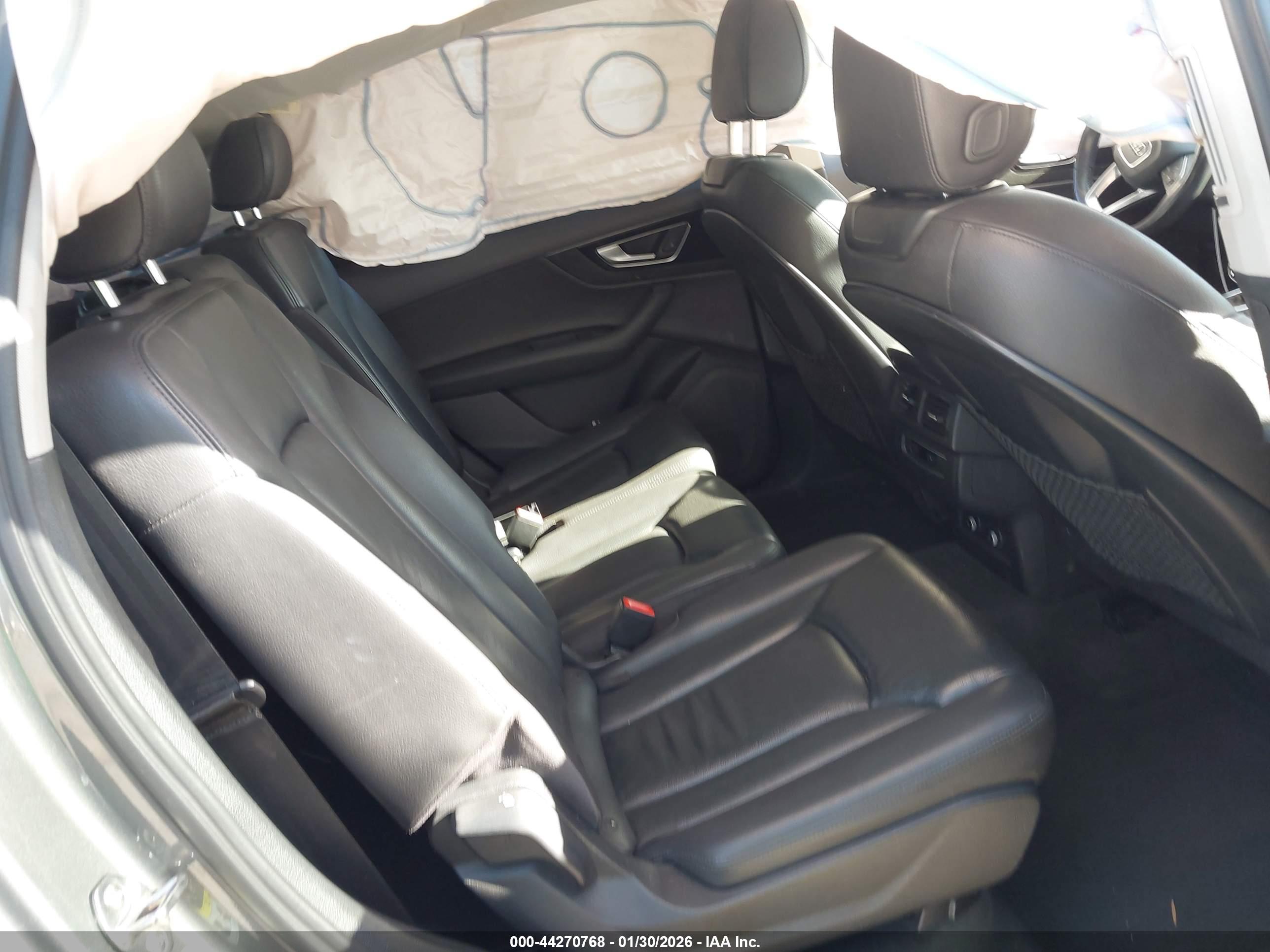 AUDI Q7 image 8