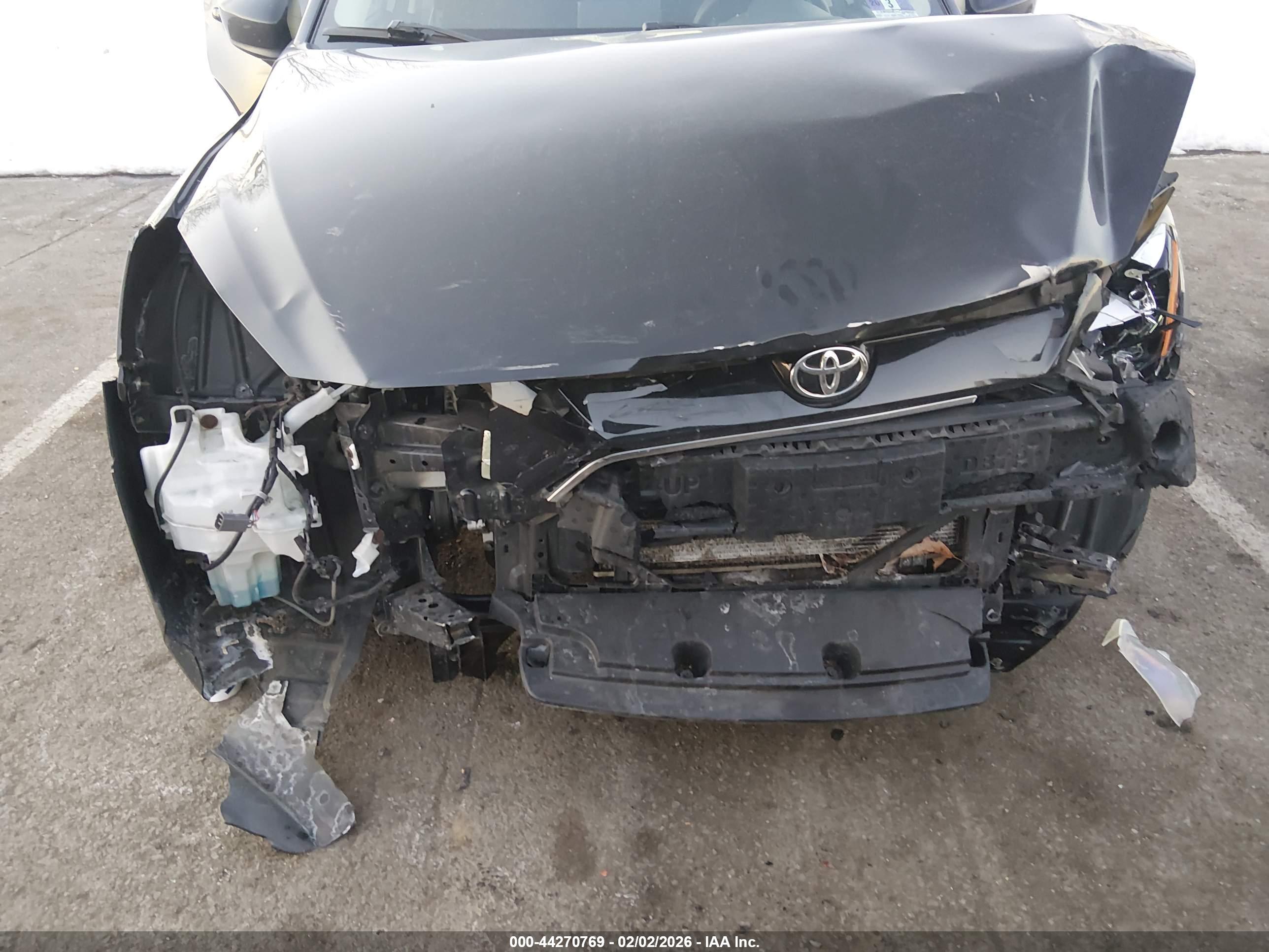 TOYOTA YARIS image 6