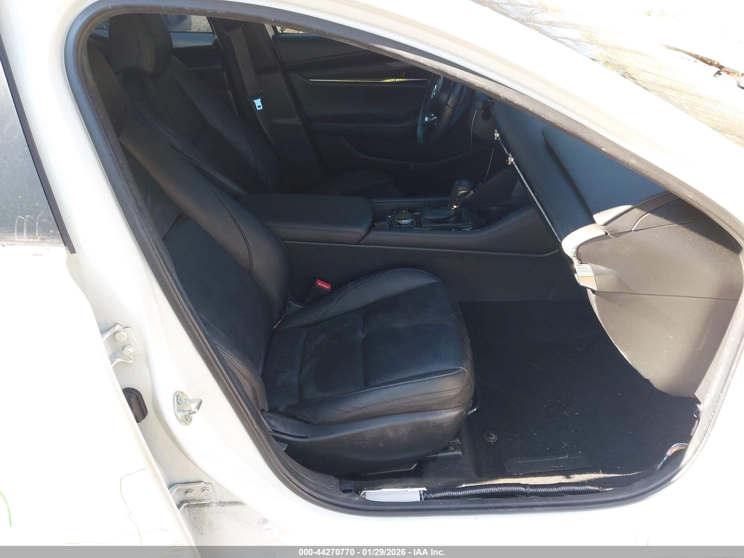 MAZDA MAZDA3 image 5