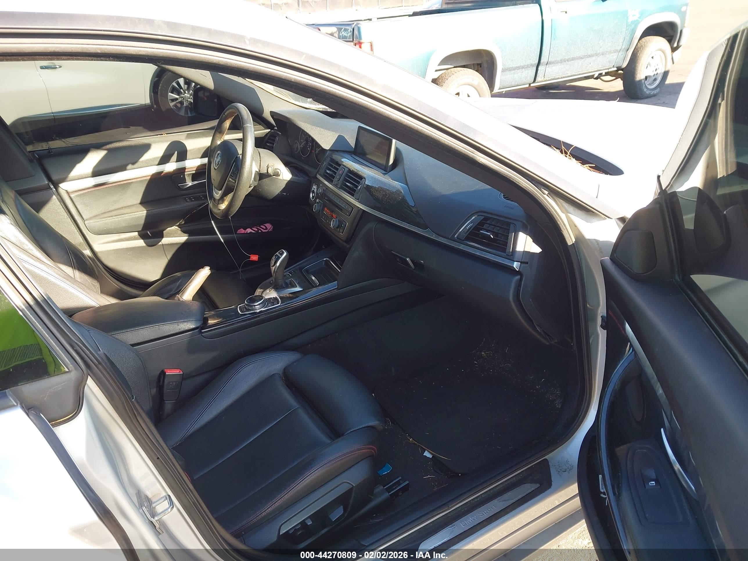 BMW 328I image 5