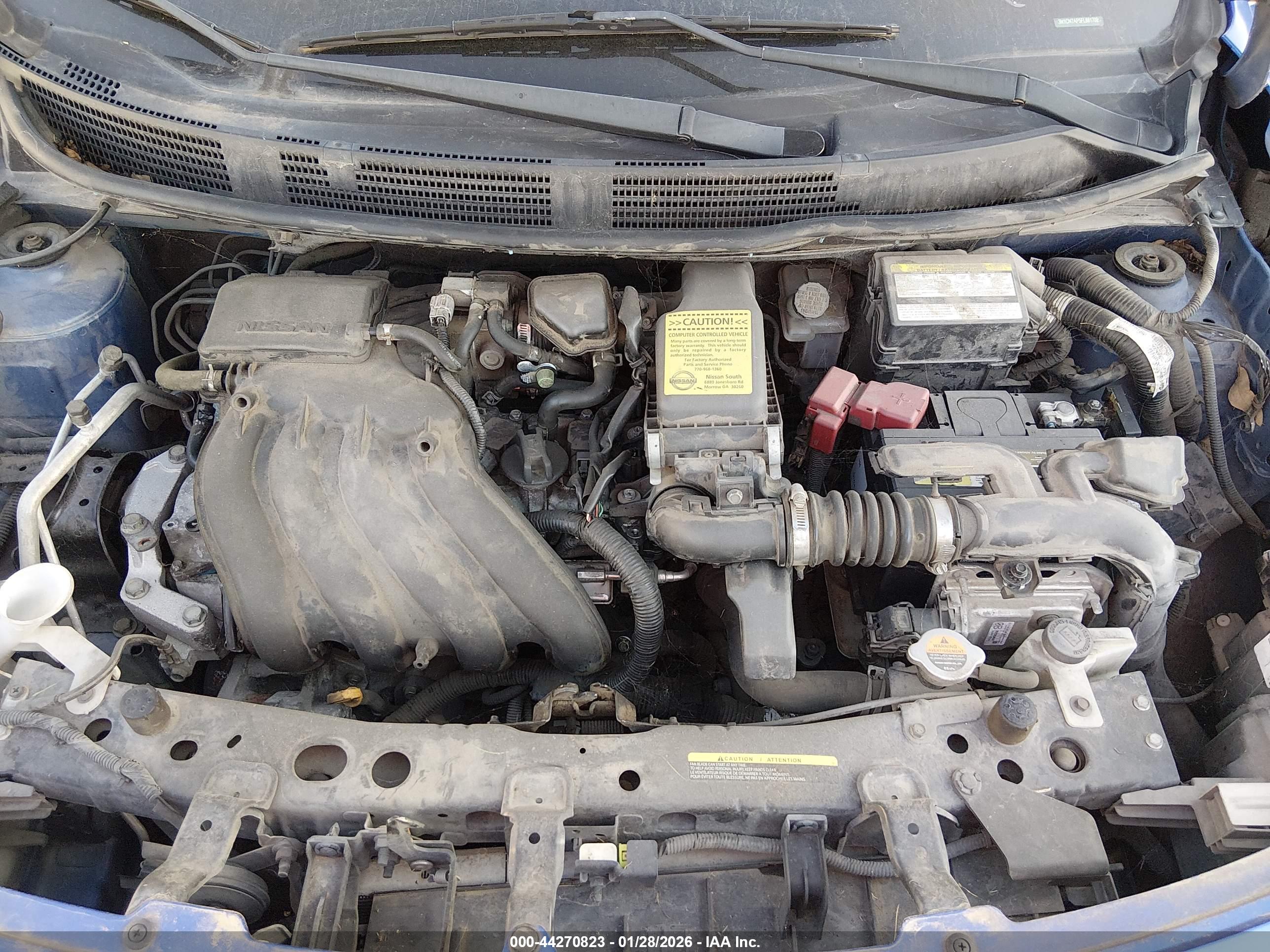 NISSAN VERSA image 10