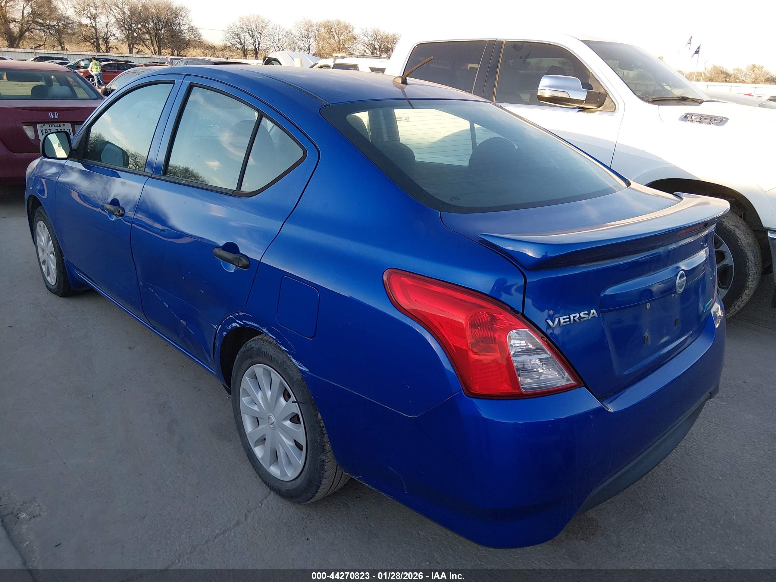 NISSAN VERSA image 3