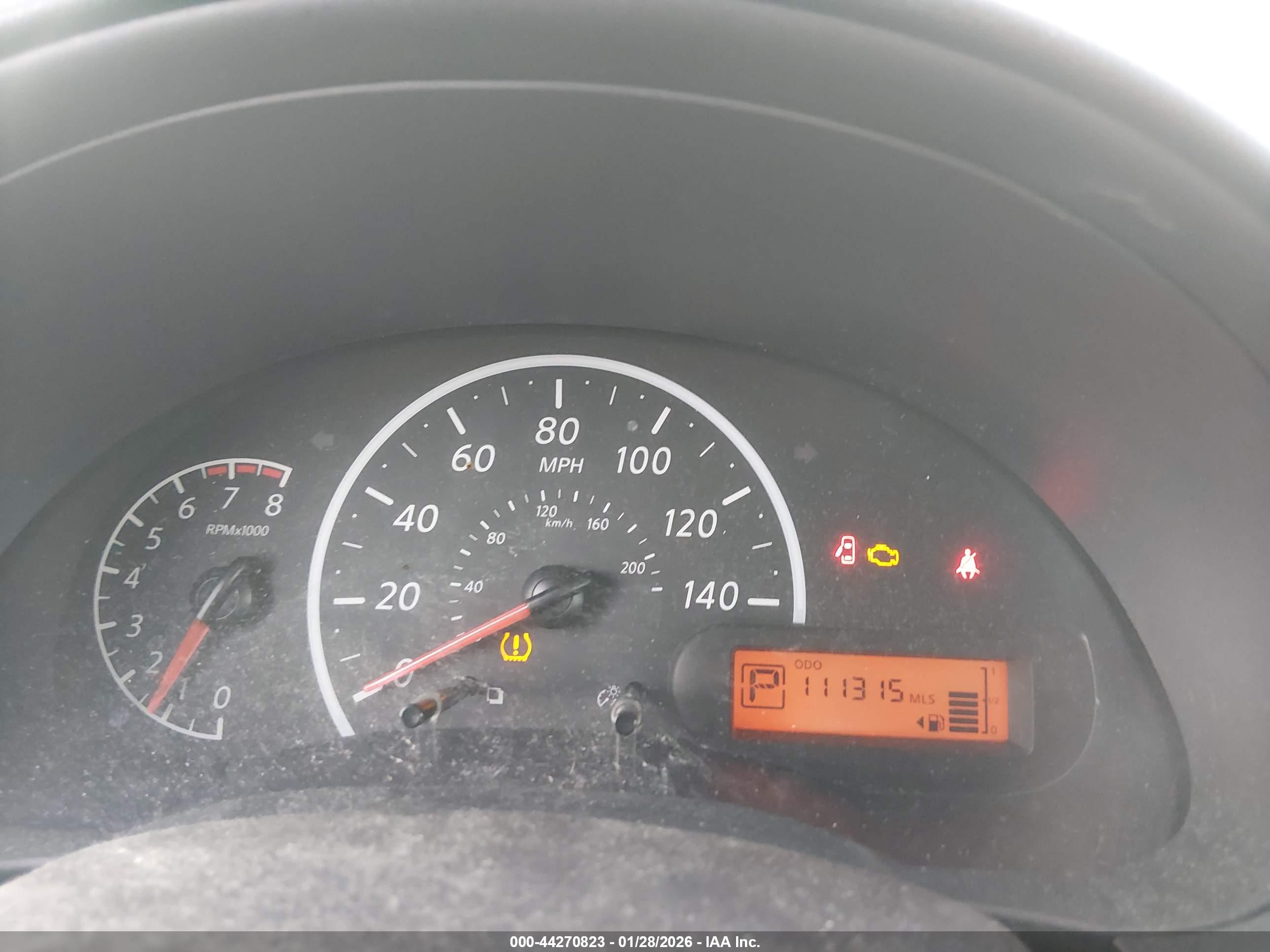 NISSAN VERSA image 7