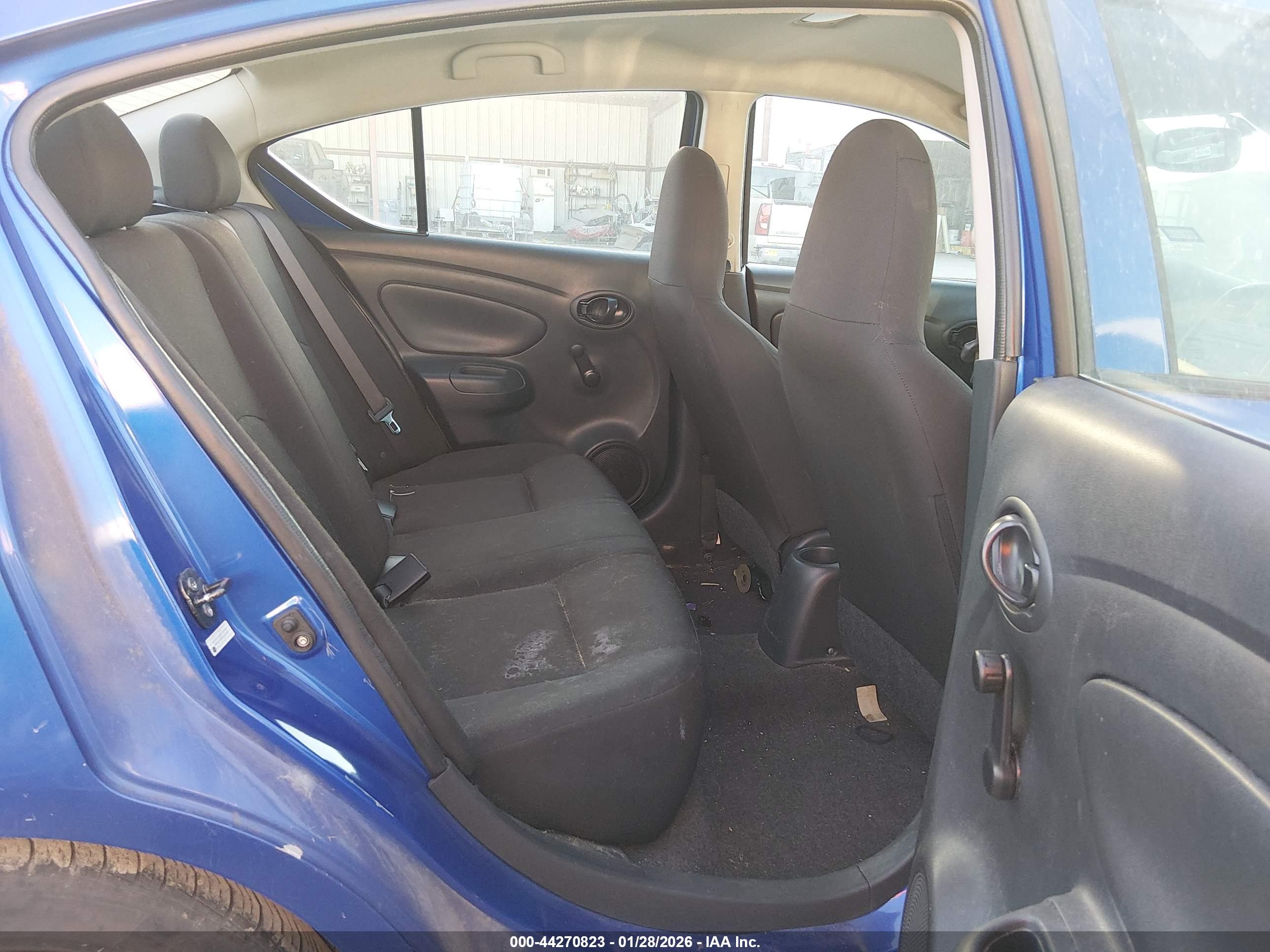 NISSAN VERSA image 8