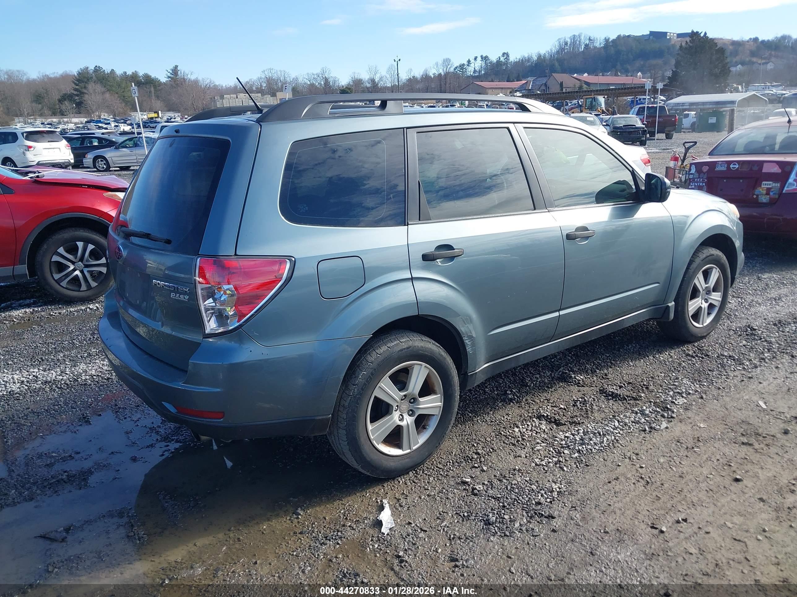 SUBARU FORESTER image 4