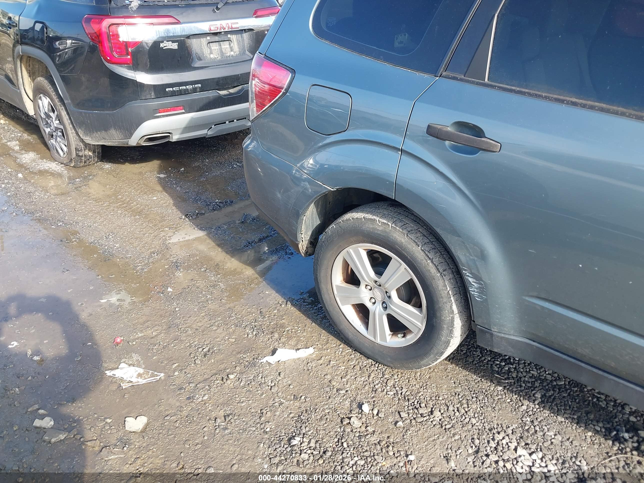 SUBARU FORESTER image 6
