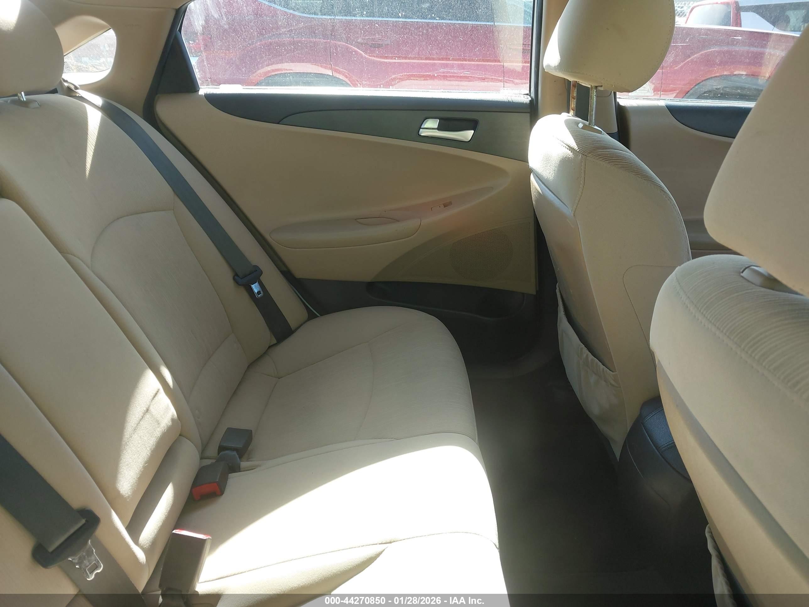HYUNDAI SONATA image 8