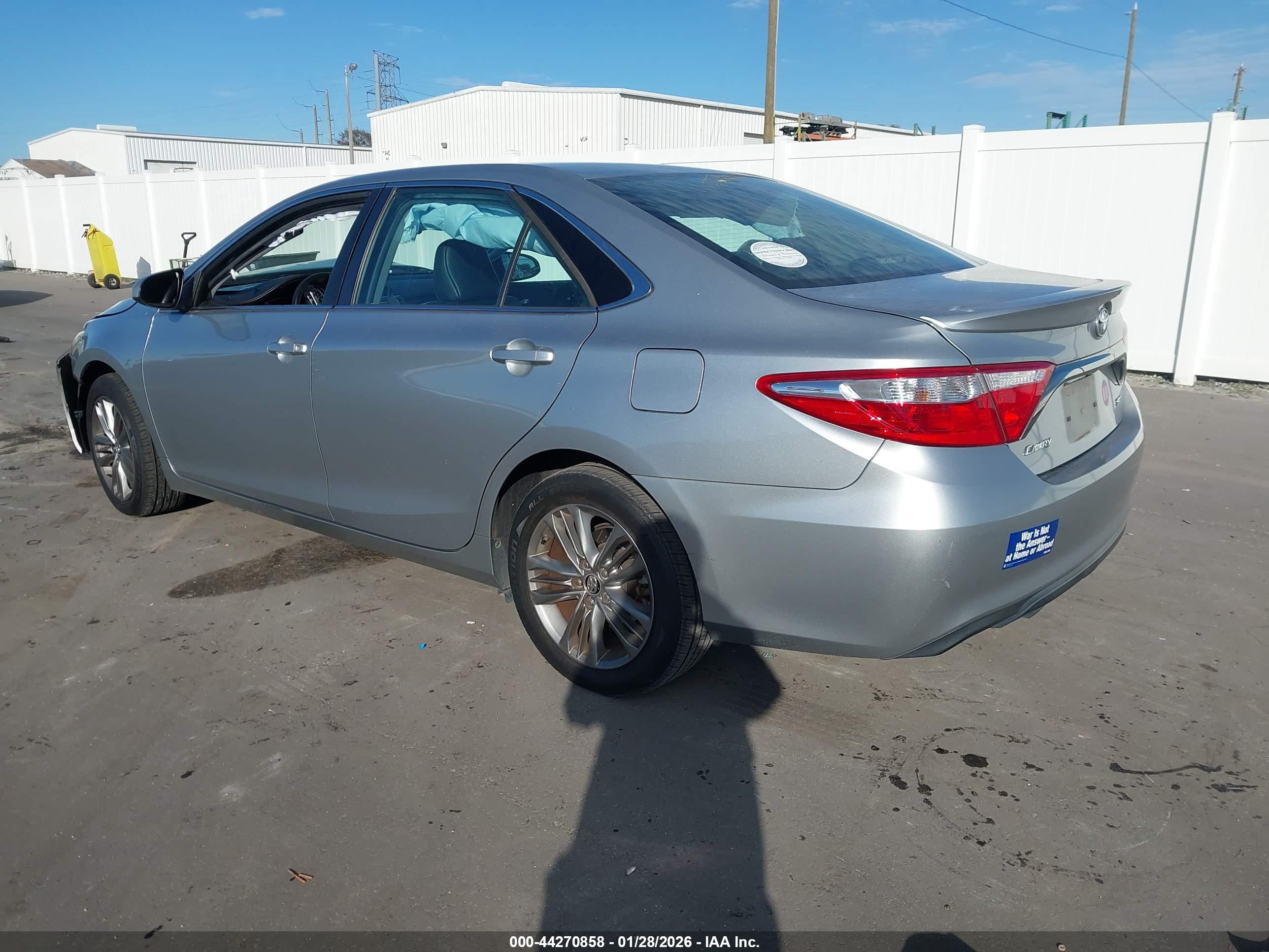 TOYOTA CAMRY image 3