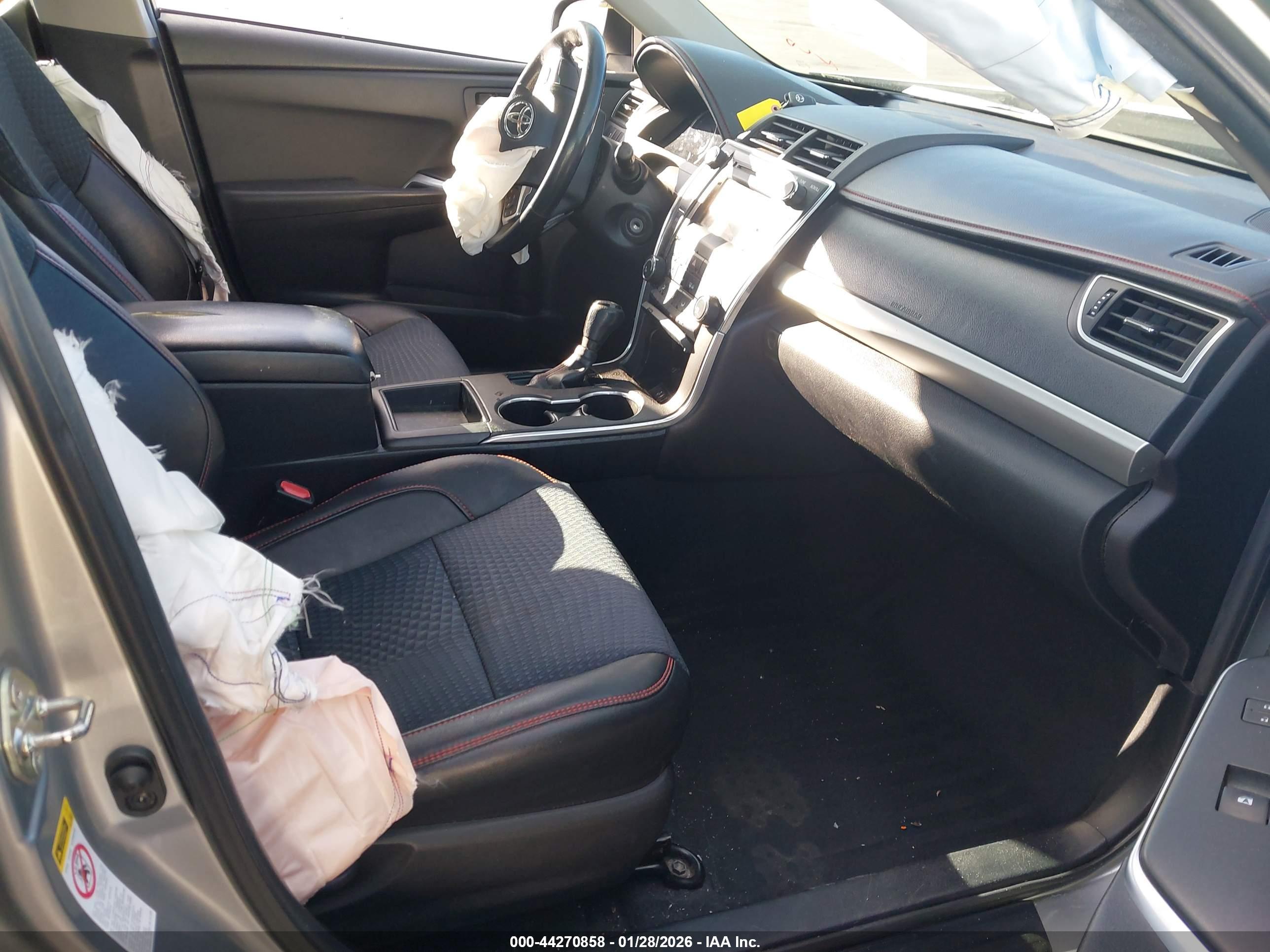 TOYOTA CAMRY image 5