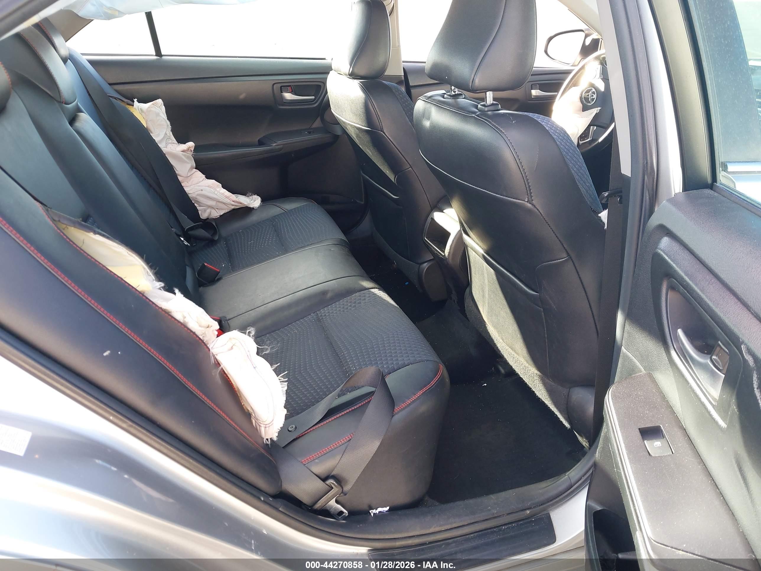 TOYOTA CAMRY image 8