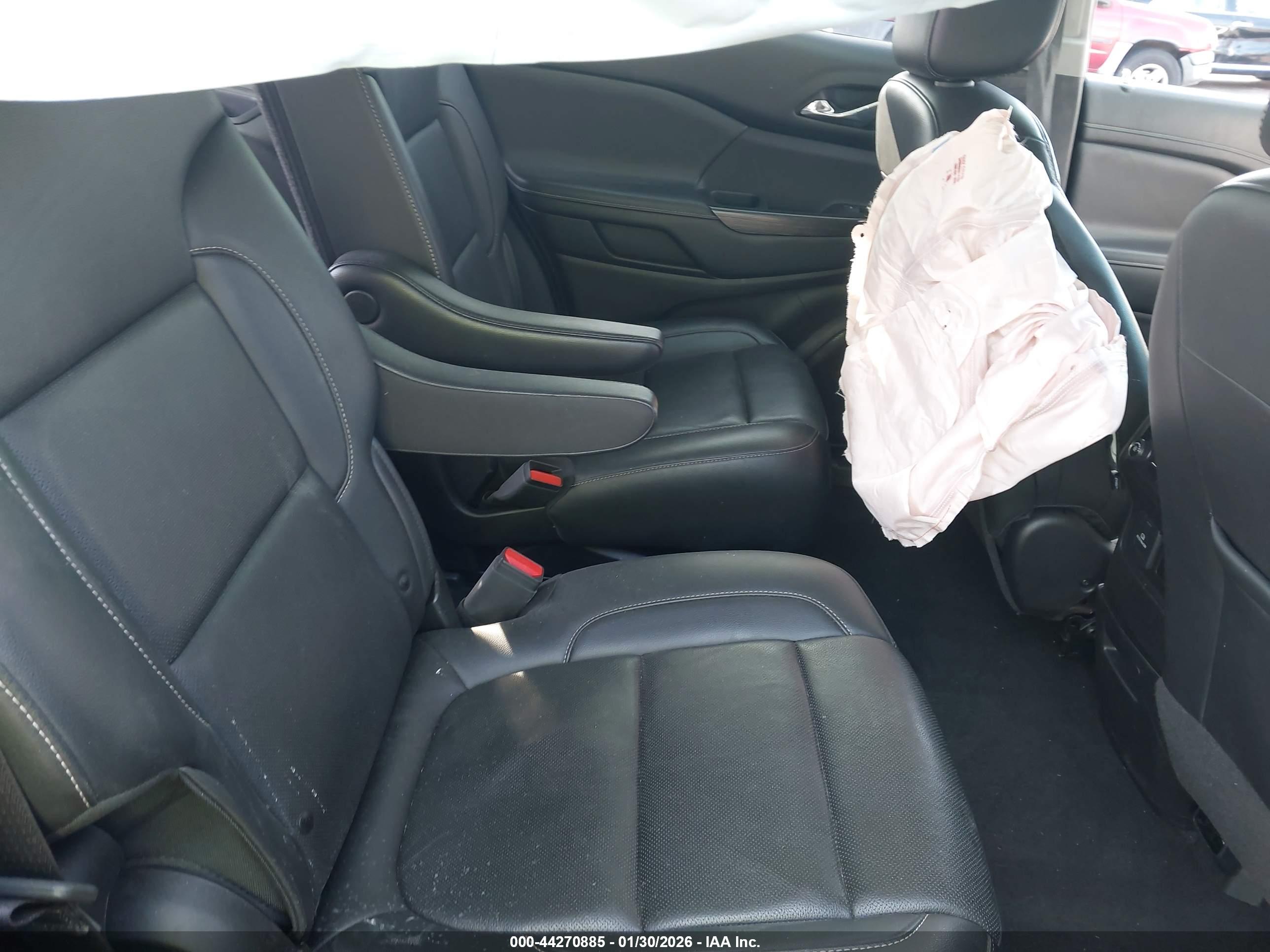 GMC ACADIA image 8