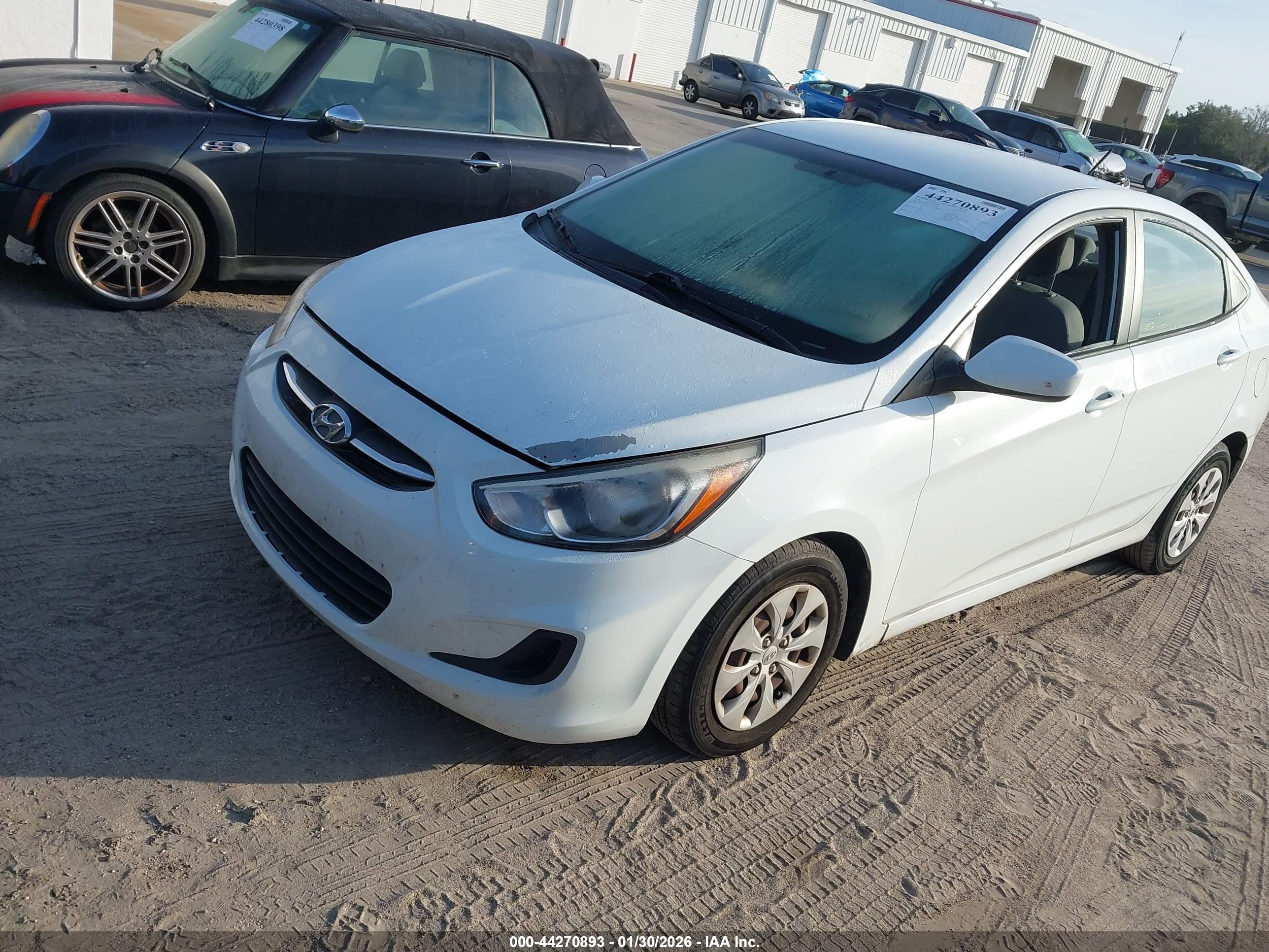 HYUNDAI ACCENT image 2