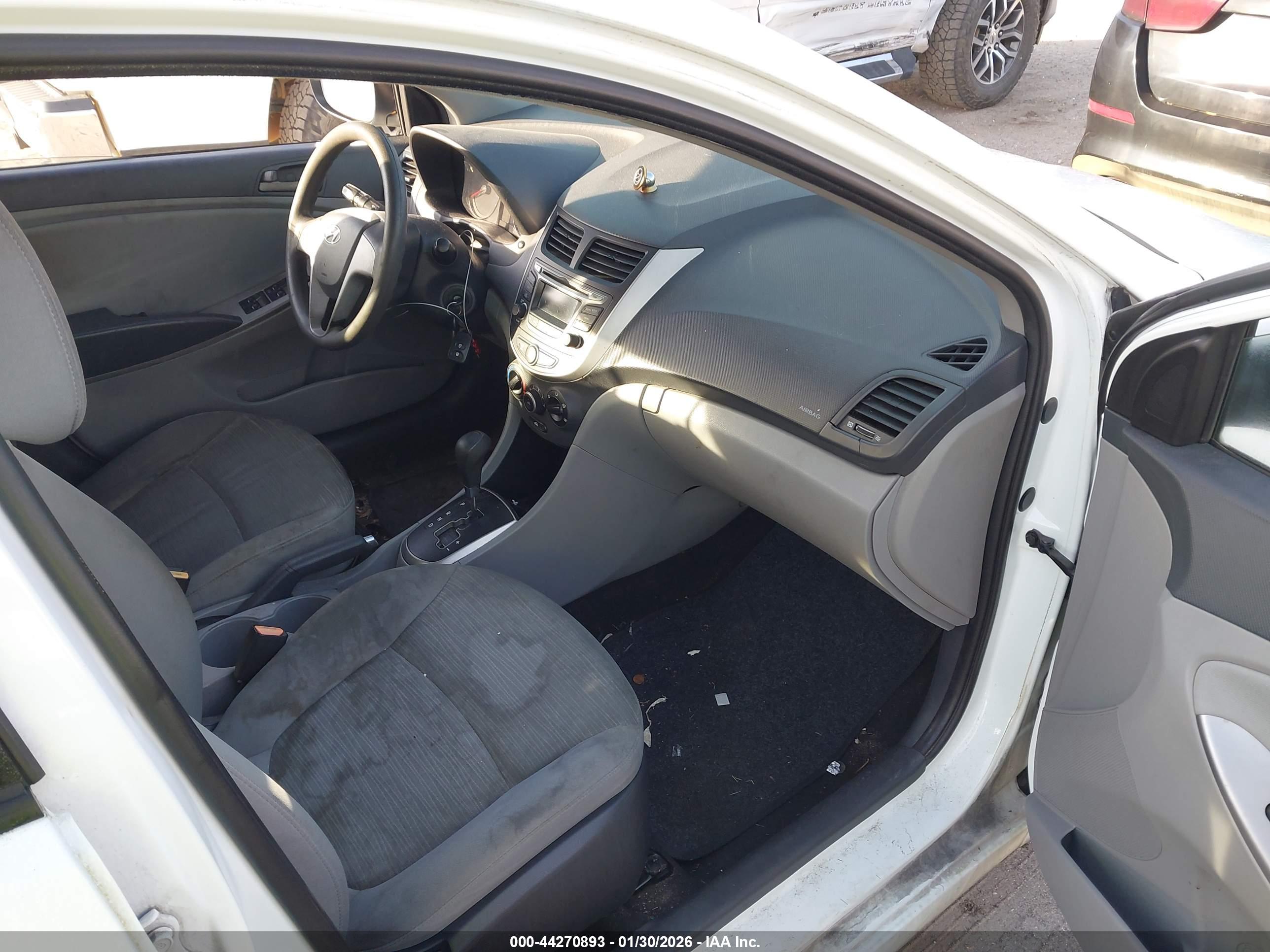 HYUNDAI ACCENT image 5