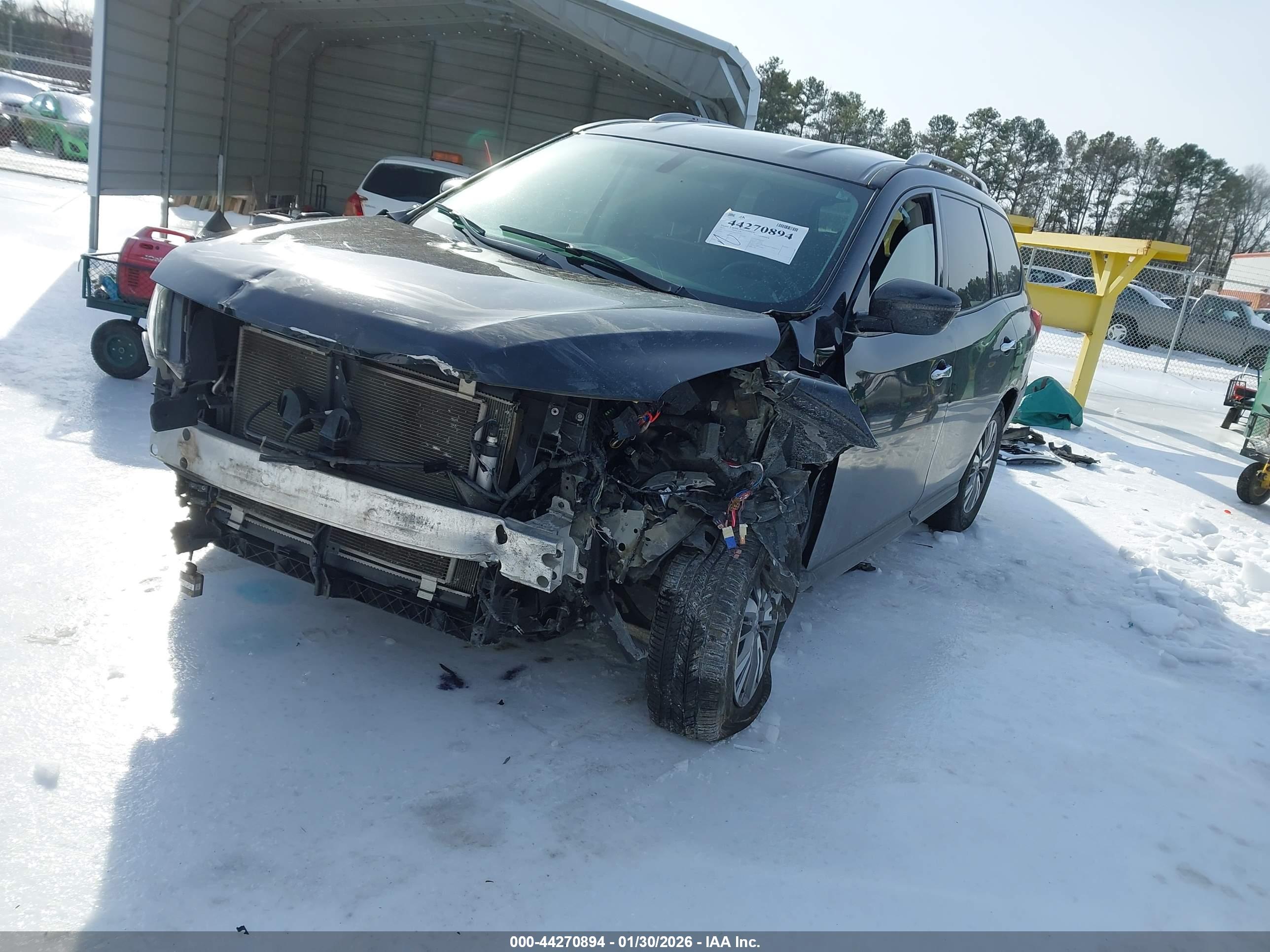 NISSAN PATHFINDER image 2