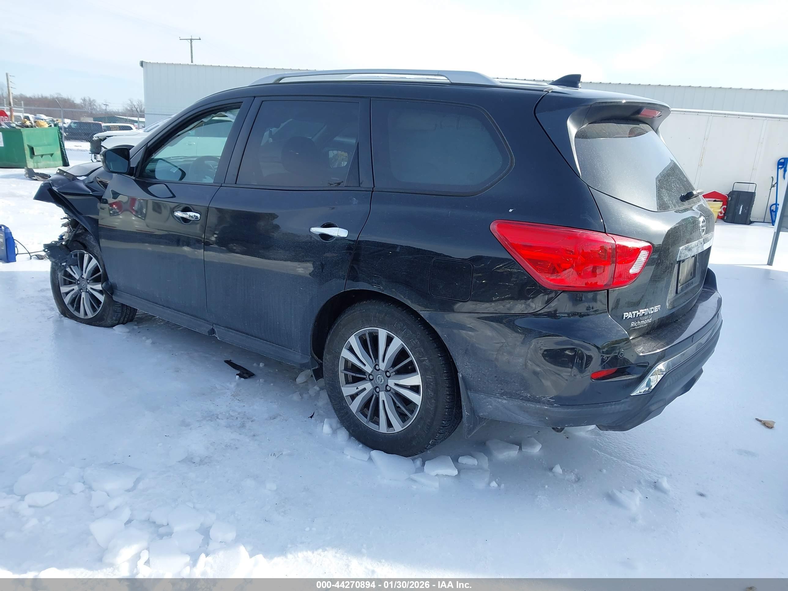 NISSAN PATHFINDER image 3