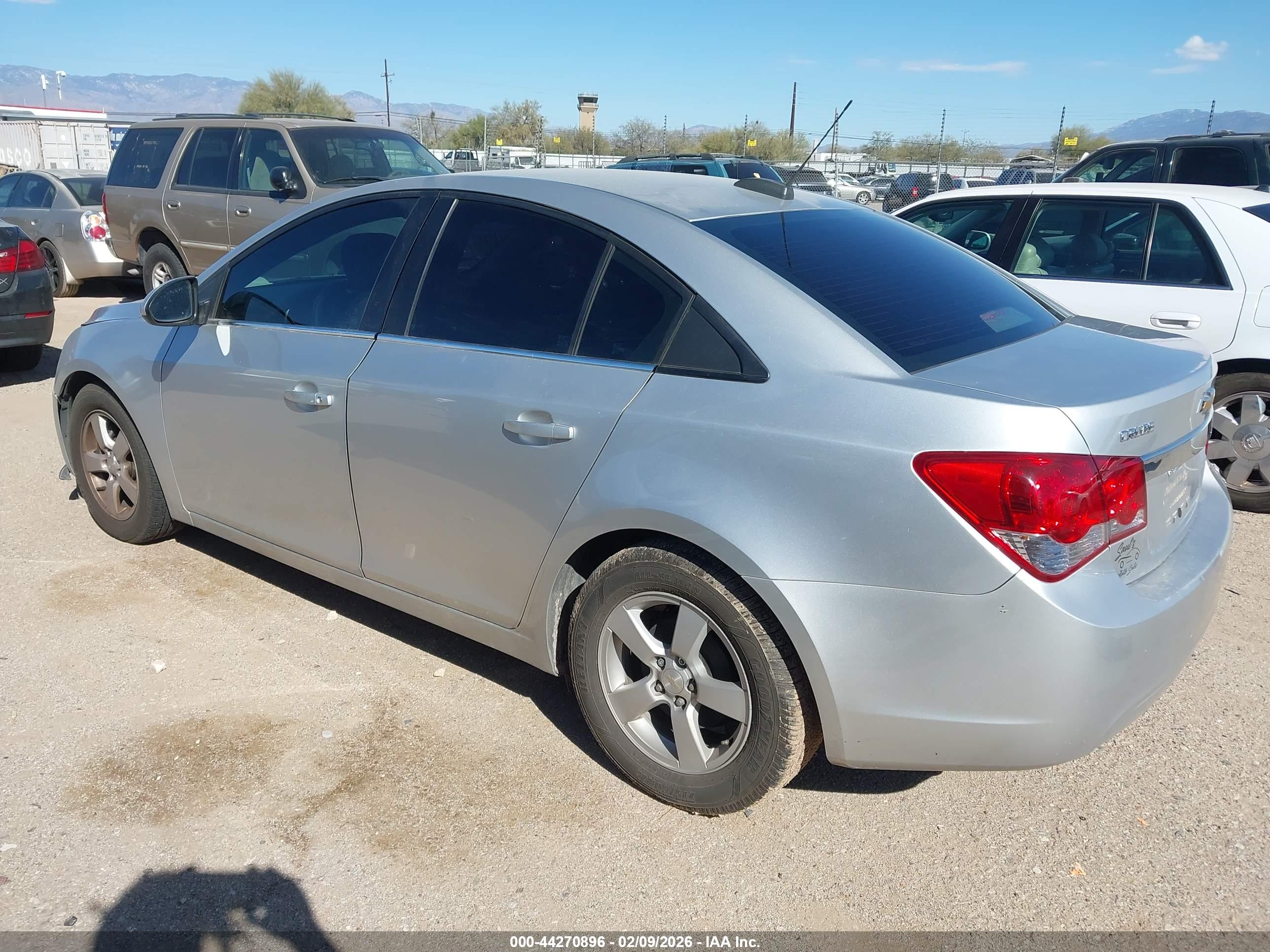 CHEVROLET CRUZE image 3