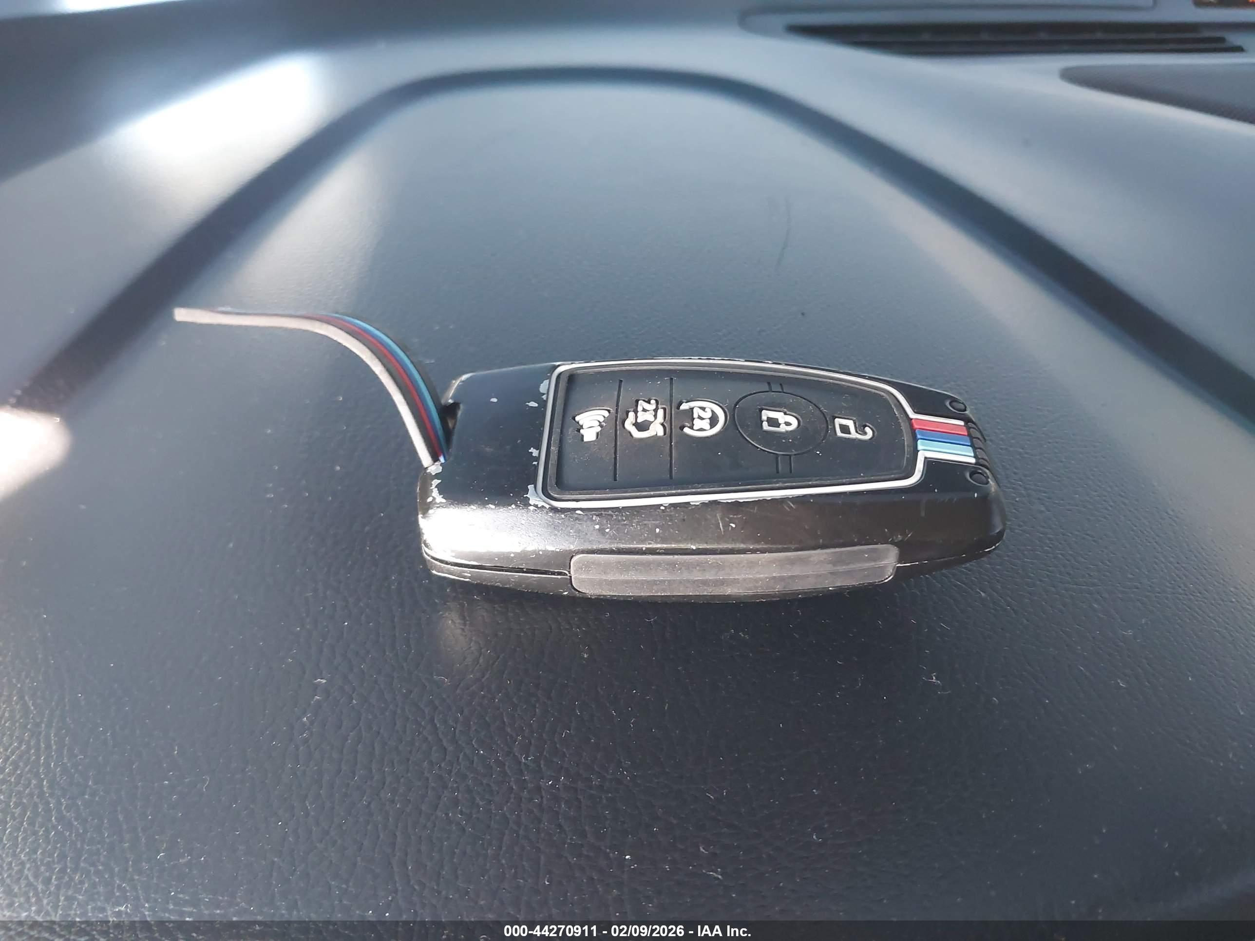 FORD FUSION image 11