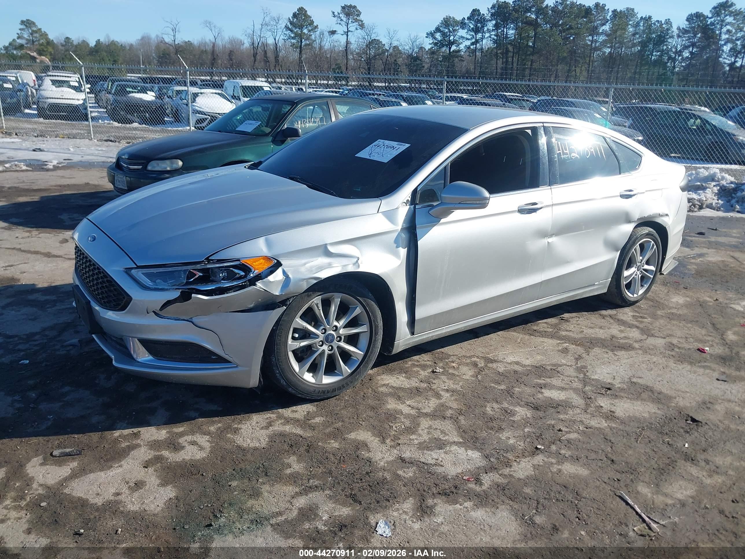 FORD FUSION image 2