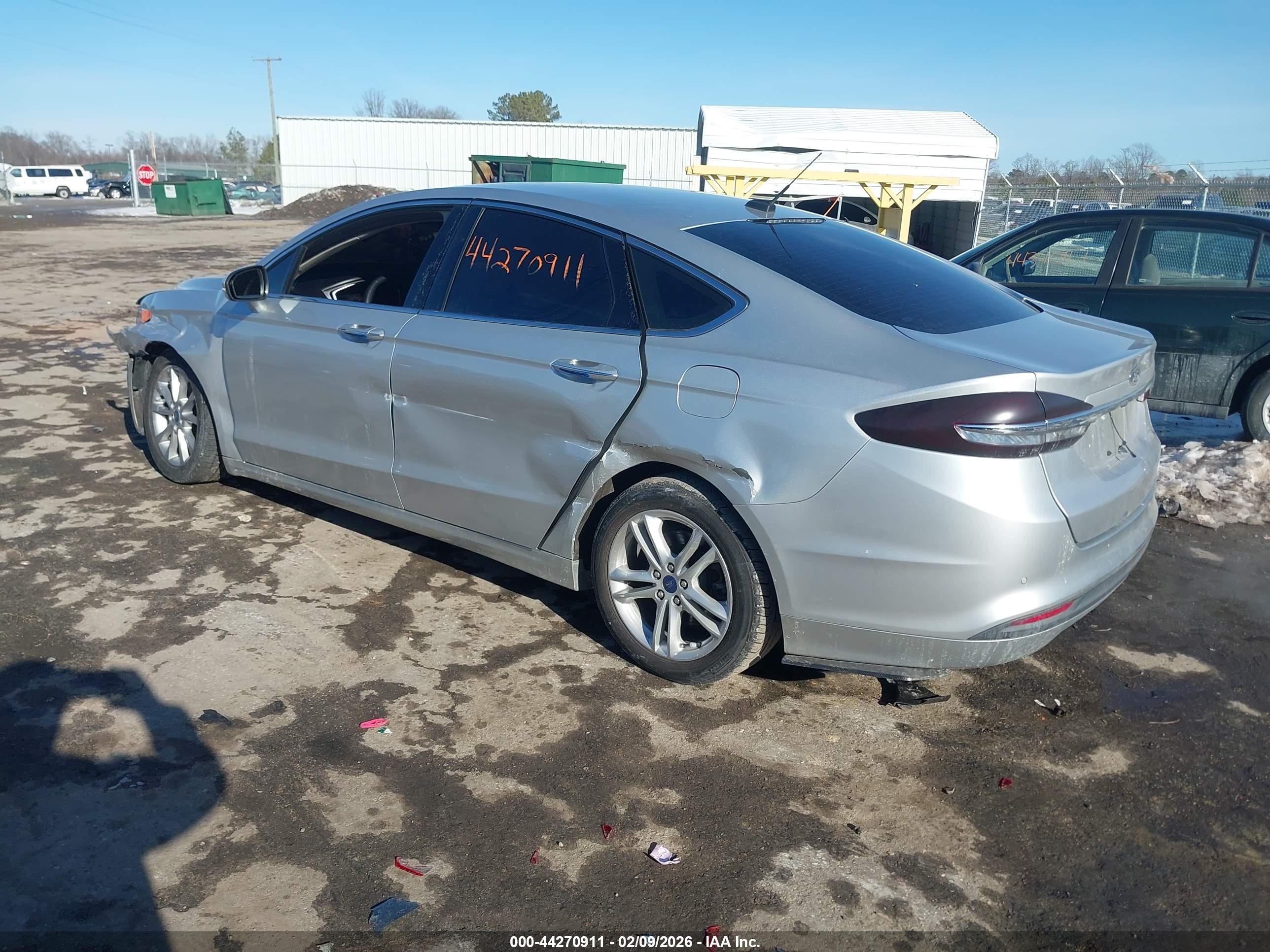 FORD FUSION image 3