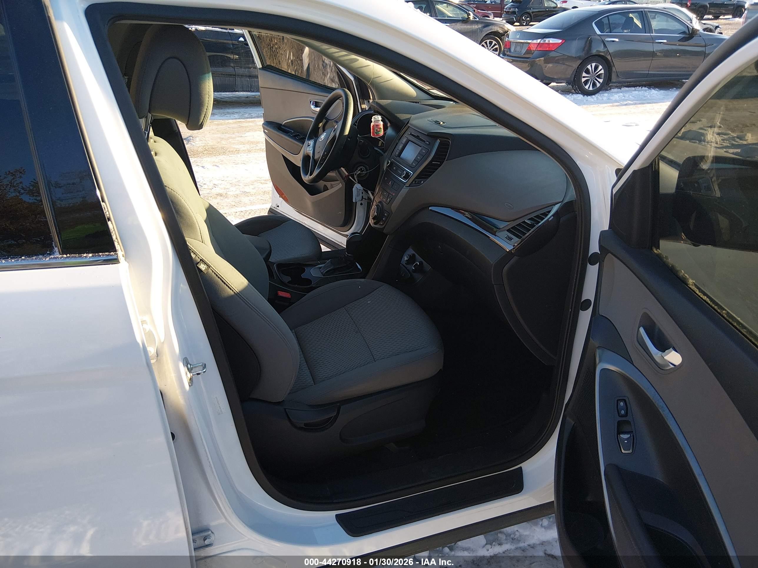 HYUNDAI SANTA image 5