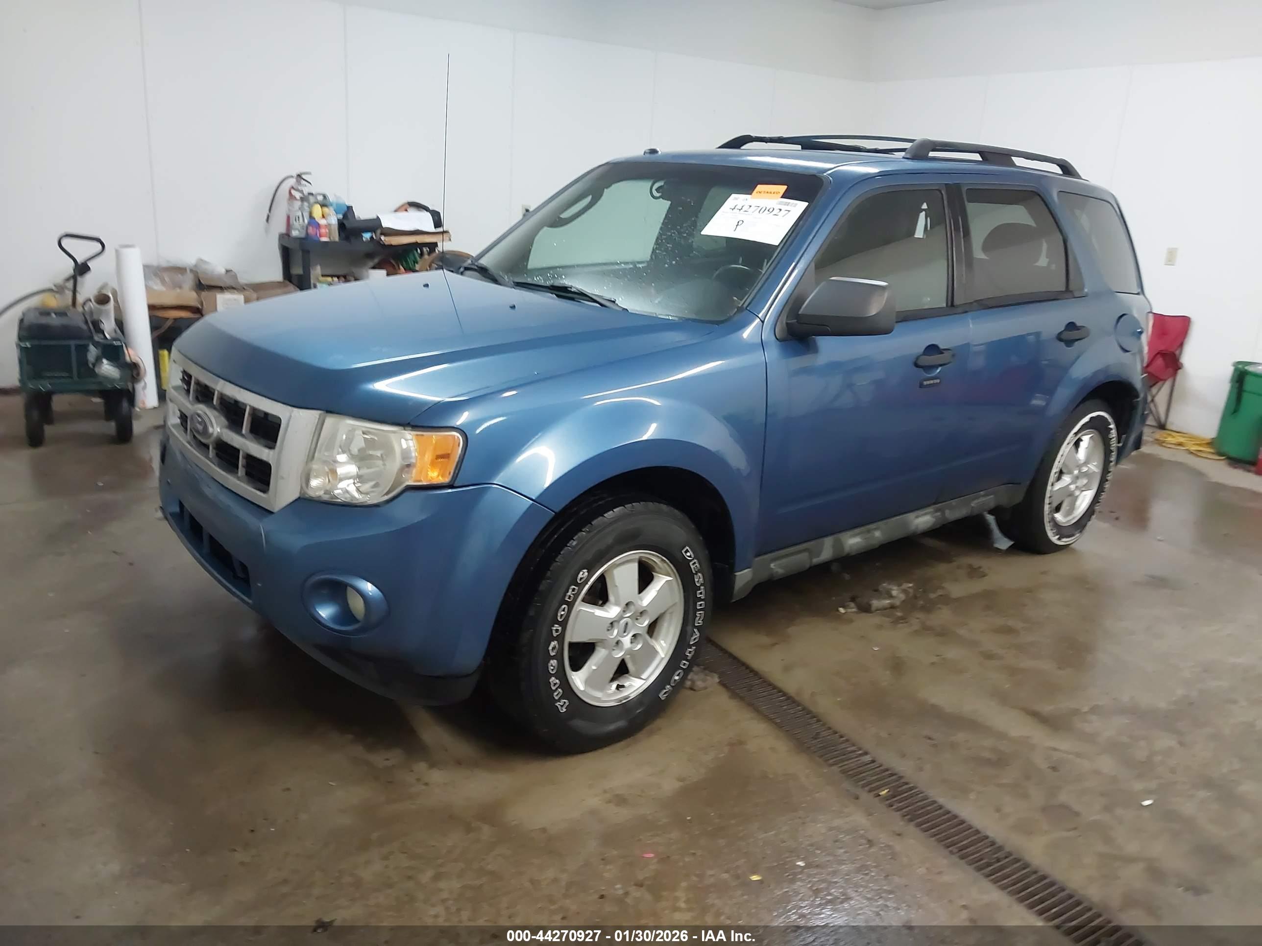 FORD ESCAPE image 2