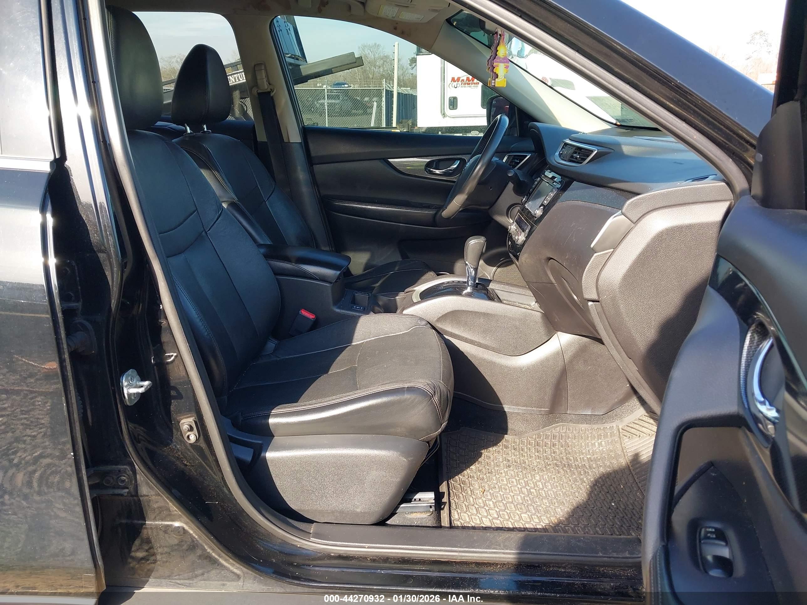 NISSAN ROGUE image 5