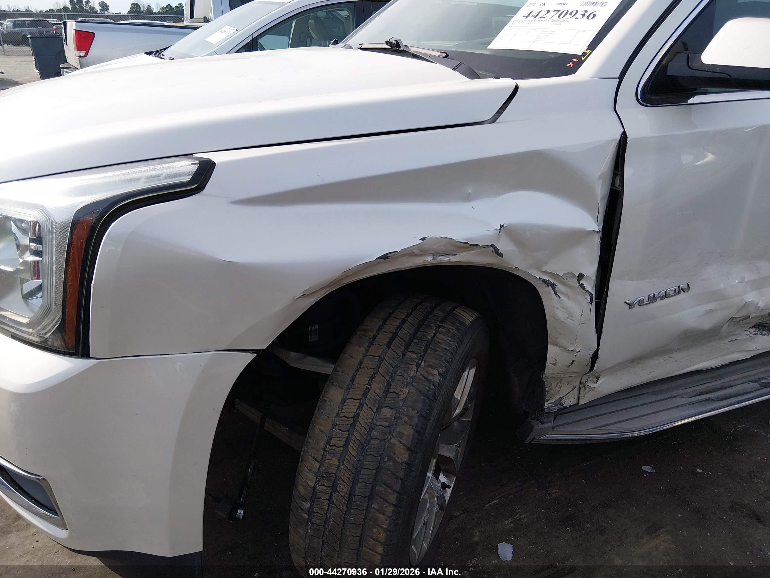 GMC YUKON image 6