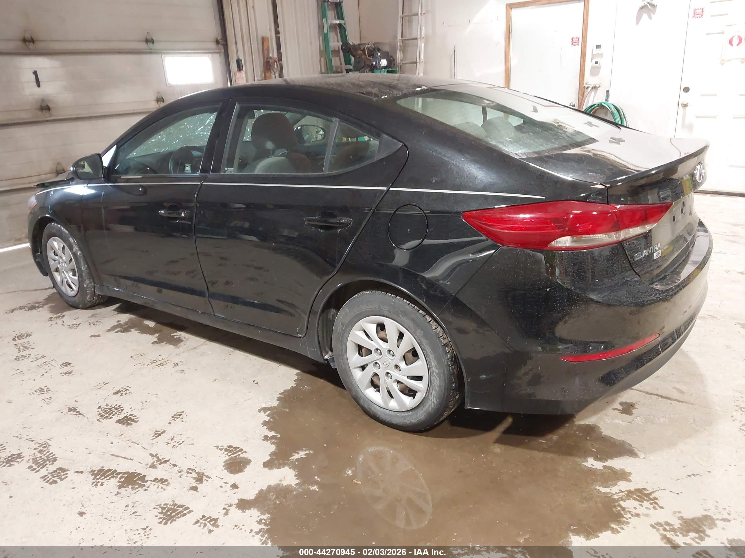 HYUNDAI ELANTRA image 3