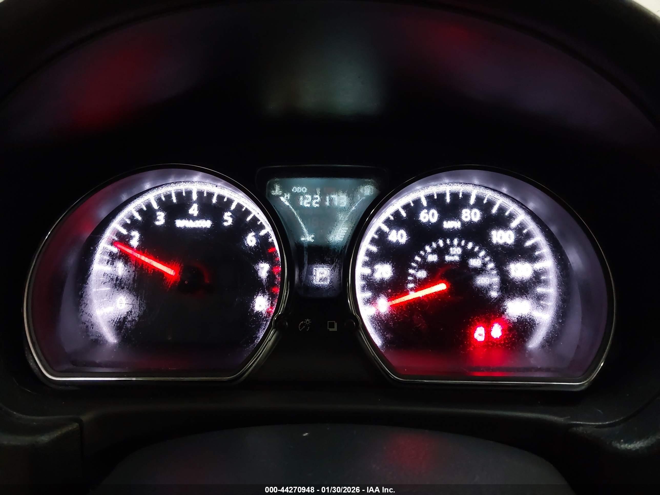 NISSAN VERSA image 7