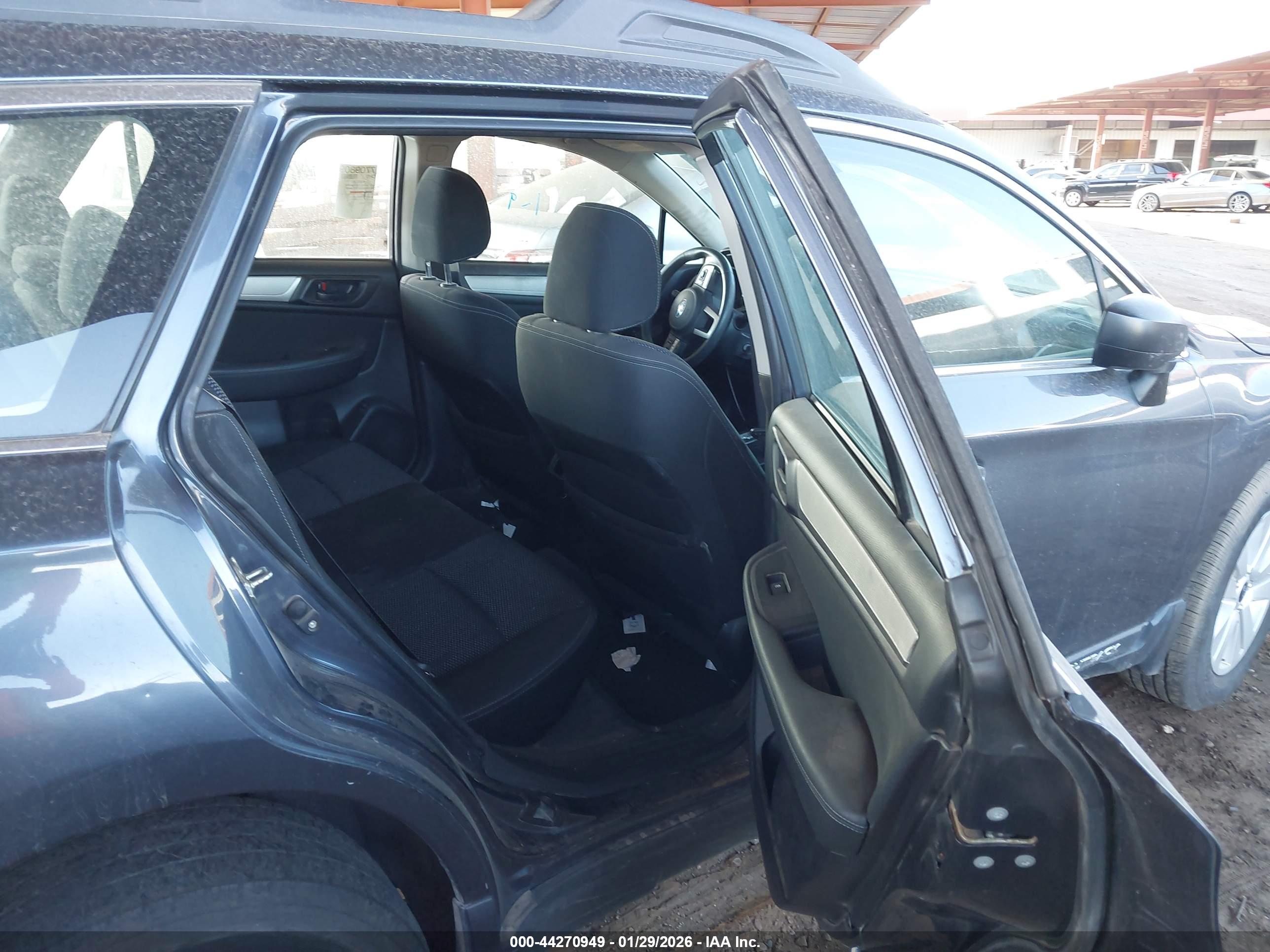 SUBARU OUTBACK image 8