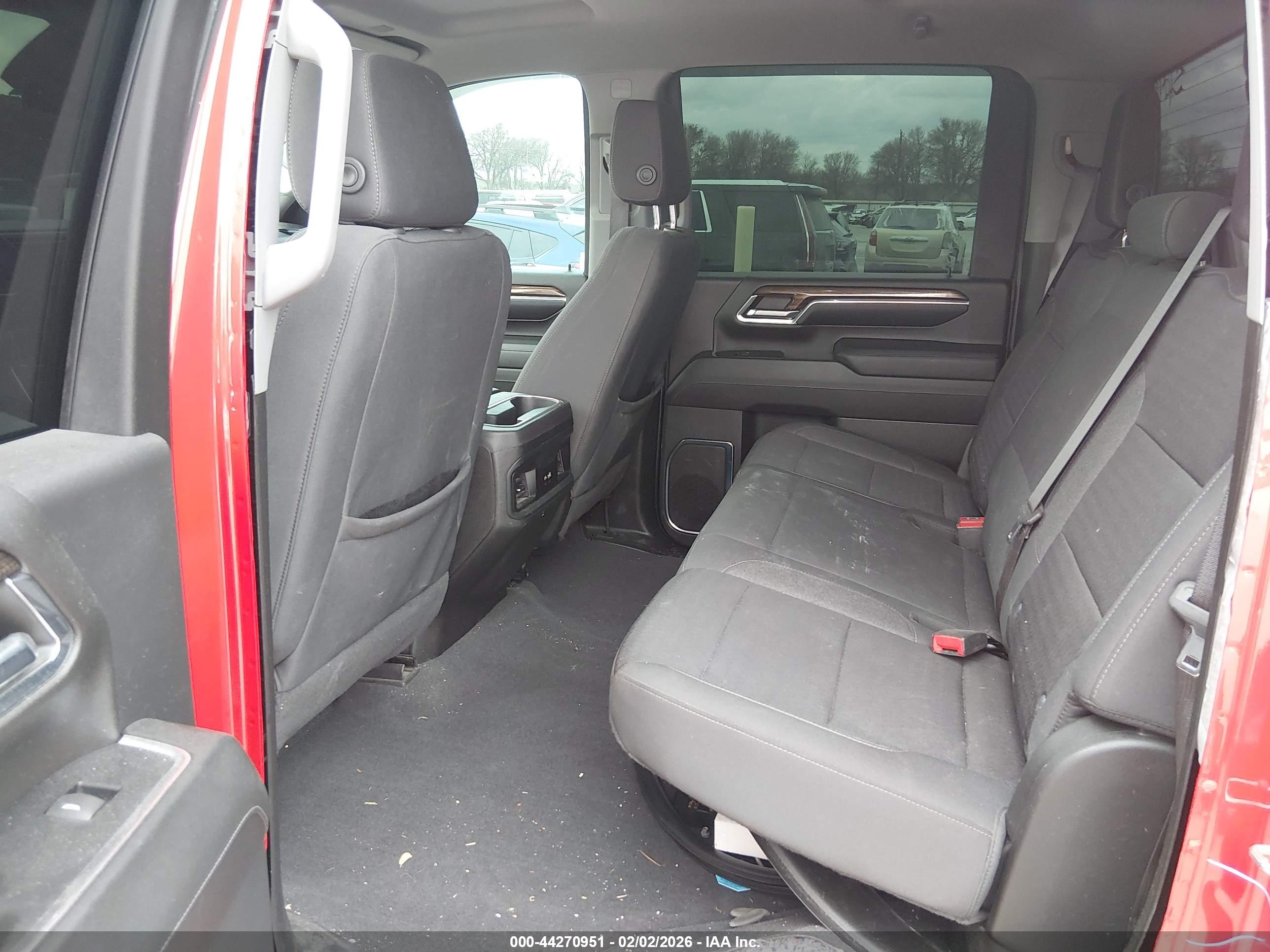 CHEVROLET SILVERADO image 8