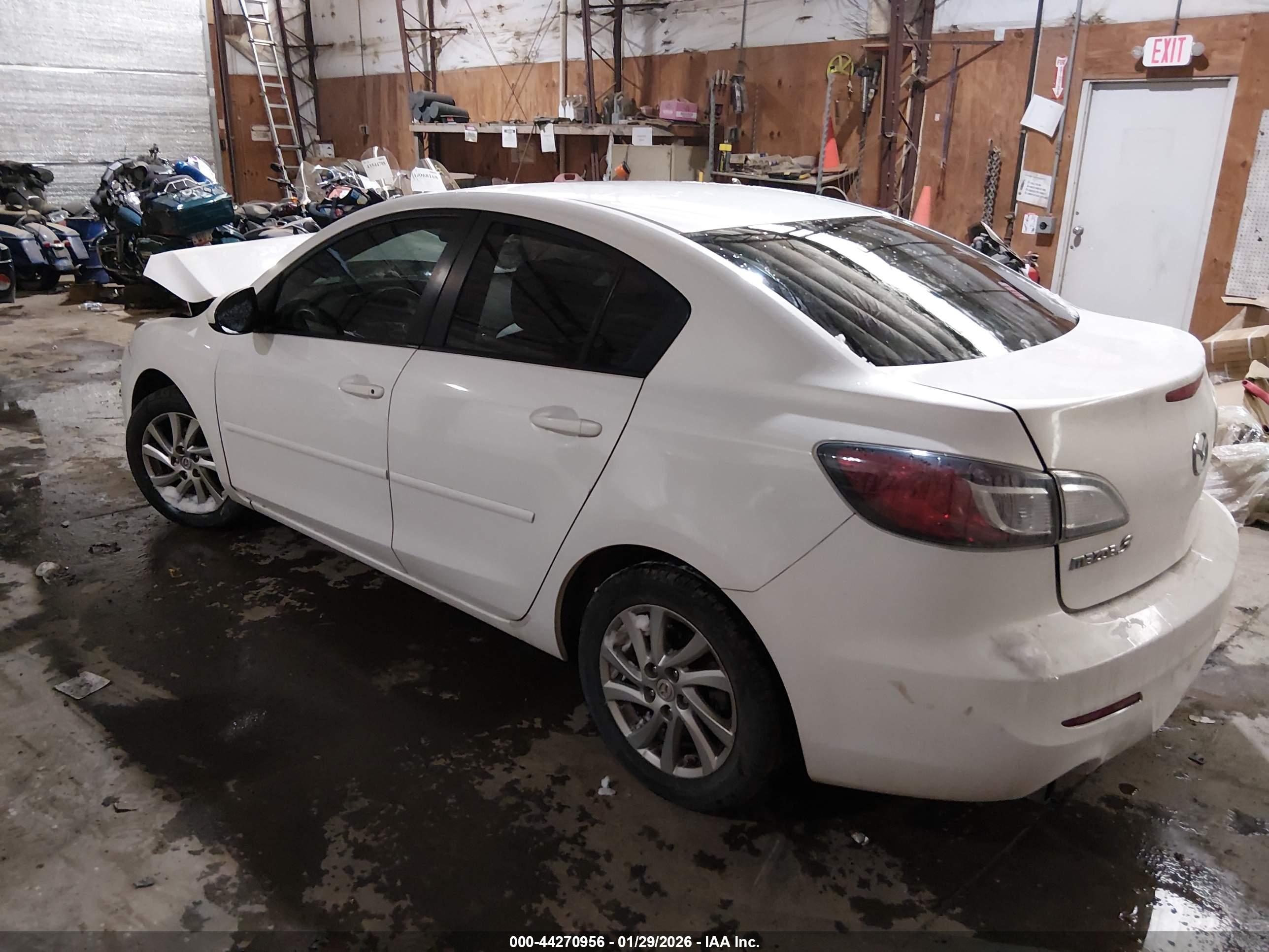 MAZDA MAZDA3 image 3